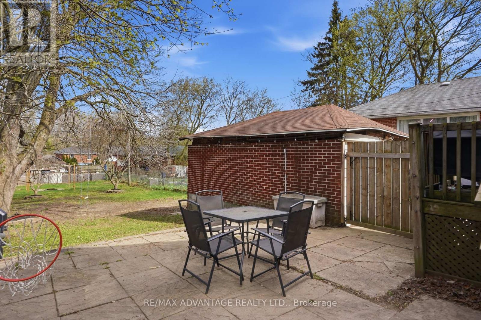 186 Emerson Avenue, London South, Ontario  N5Z 3L7 - Photo 35 - X13047168