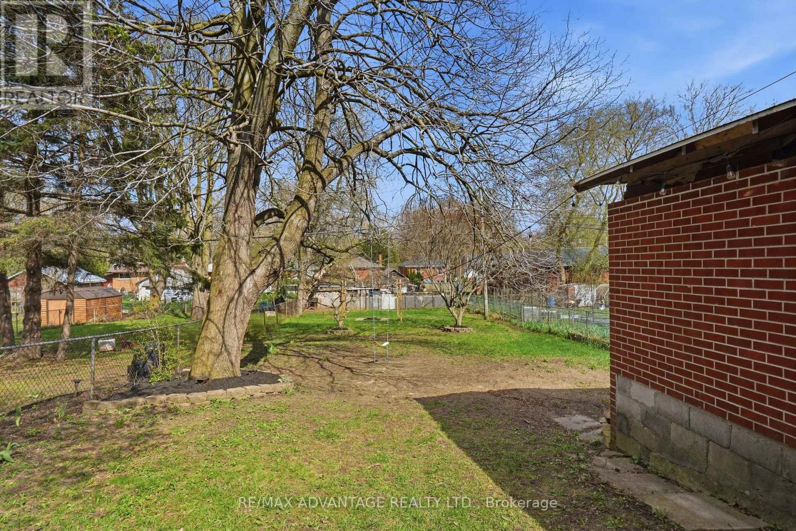 186 Emerson Avenue, London South, Ontario  N5Z 3L7 - Photo 43 - X13047168