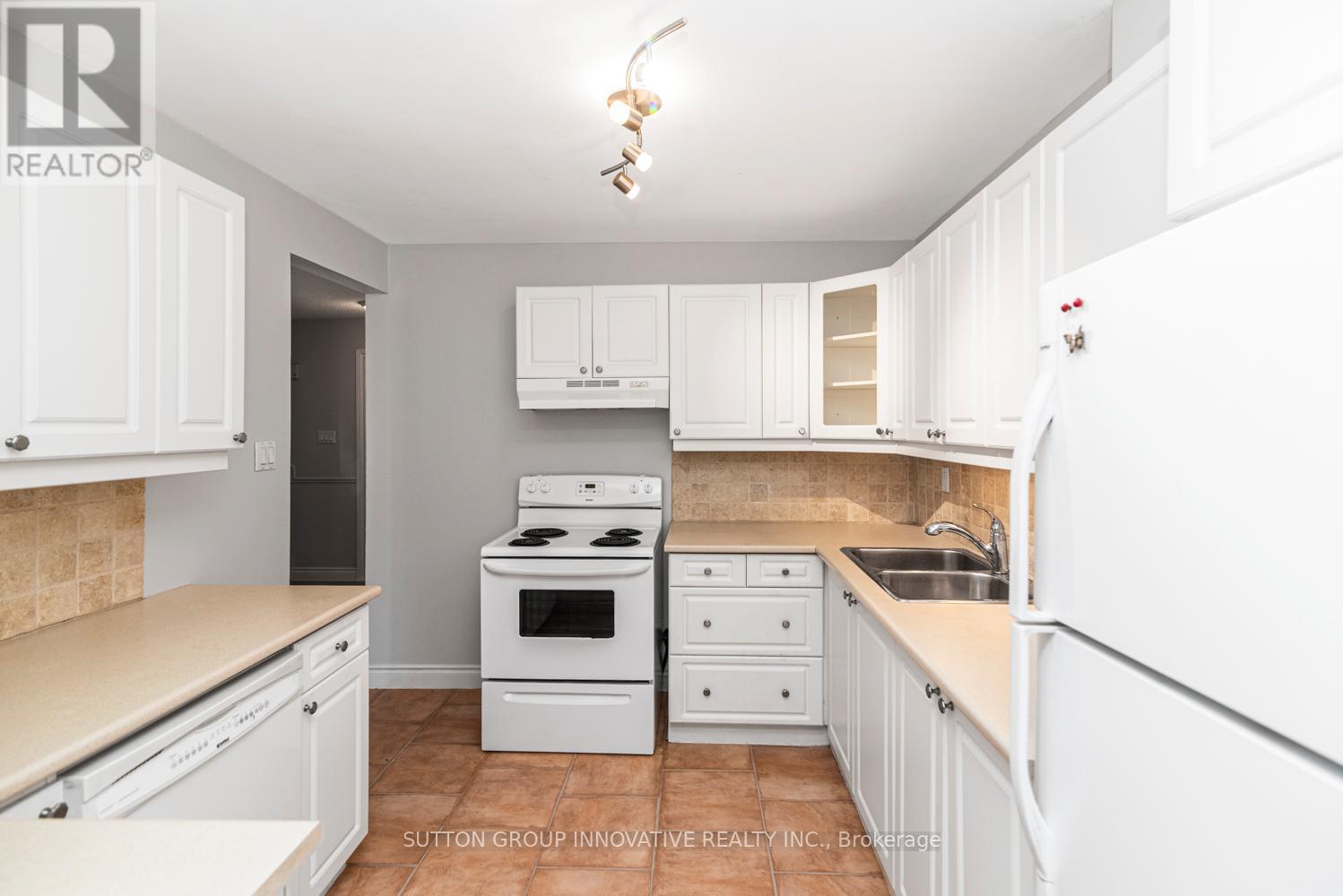 4 - 457 Woodview Road, Burlington, Ontario  L7N 2Z9 - Photo 14 - W13049648