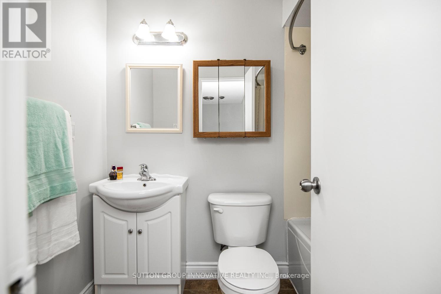 4 - 457 Woodview Road, Burlington, Ontario  L7N 2Z9 - Photo 28 - W13049648