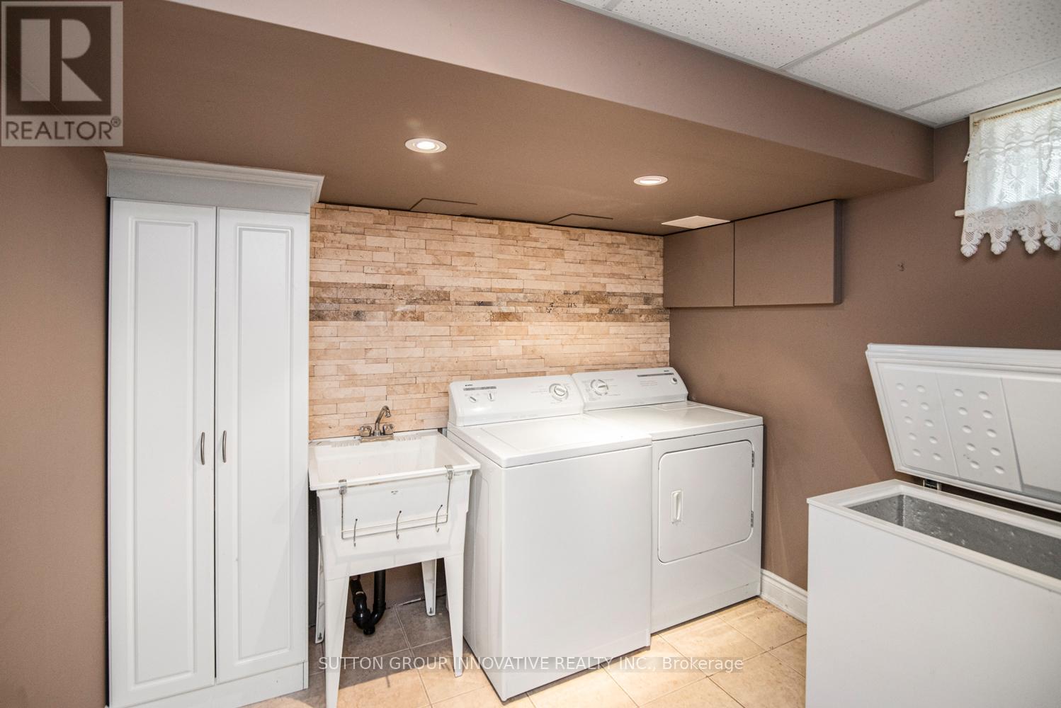 4 - 457 Woodview Road, Burlington, Ontario  L7N 2Z9 - Photo 34 - W13049648