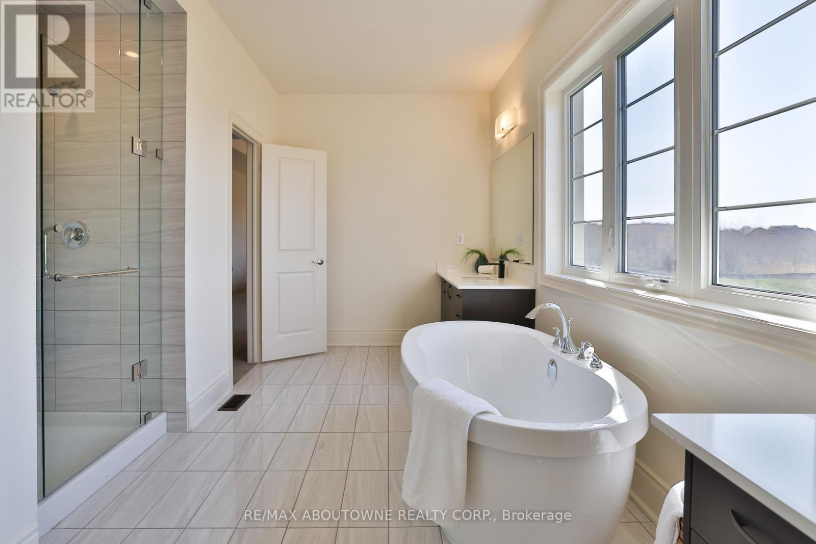 37 North Park Boulevard, Oakville, Ontario  L6M 0W8 - Photo 27 - W13049796