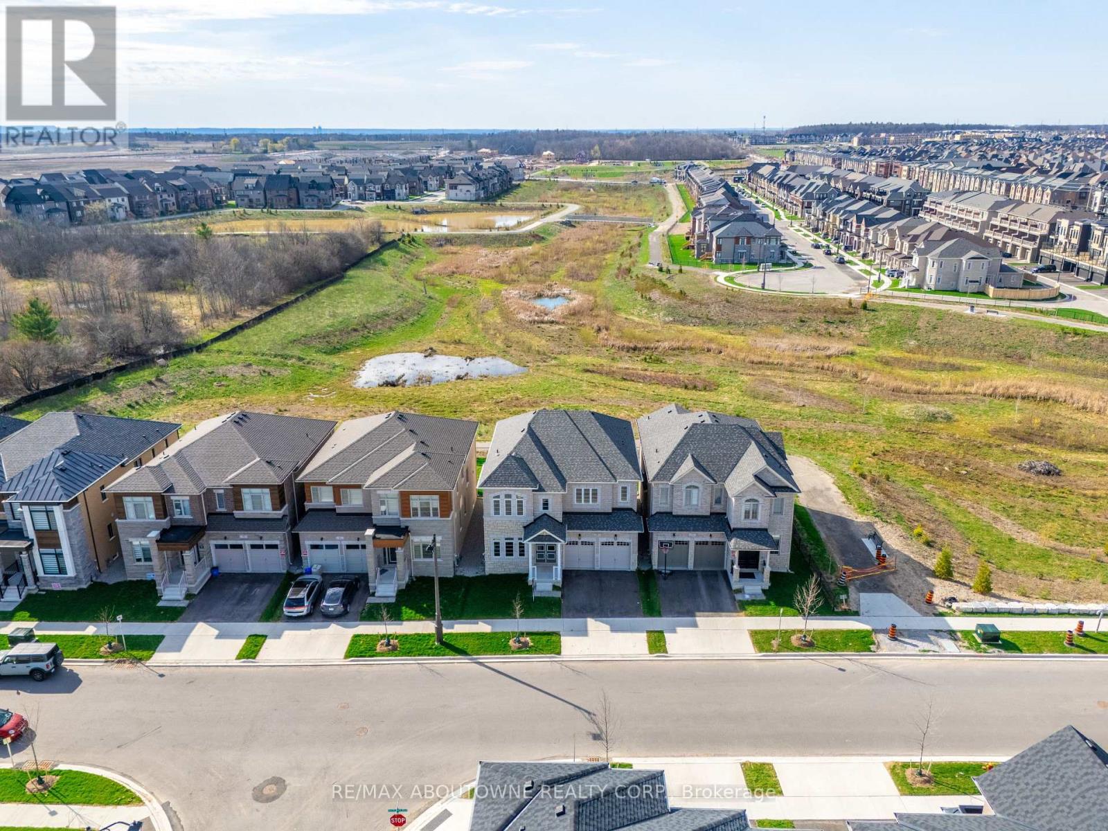 37 North Park Boulevard, Oakville, Ontario  L6M 0W8 - Photo 4 - W13049796