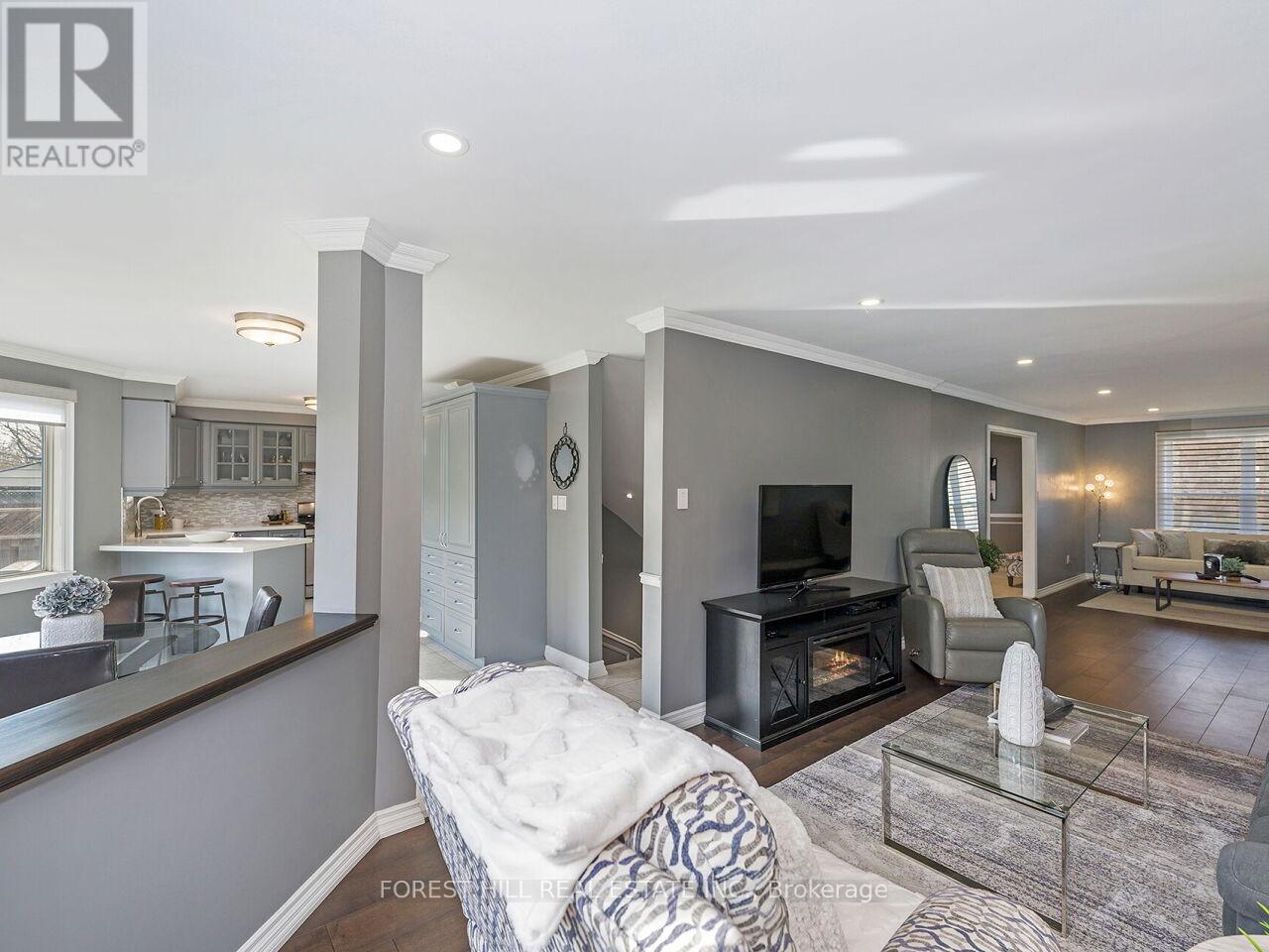 4174 Rossland Crescent, Mississauga, Ontario  L5L 4B5 - Photo 8 - W13049802