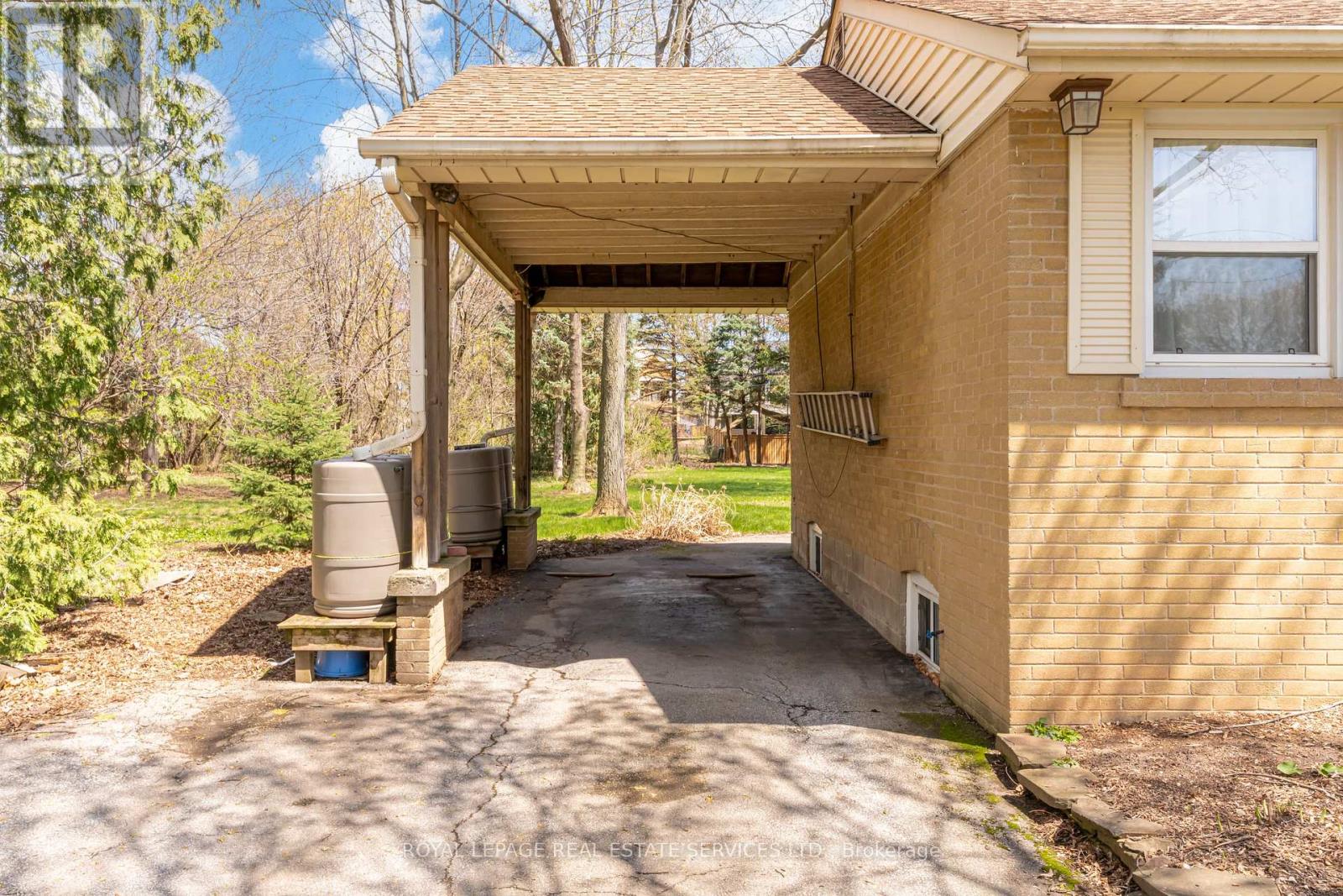 561 Maplehurst Avenue, Oakville, Ontario  L6L 4Y8 - Photo 11 - W13049804