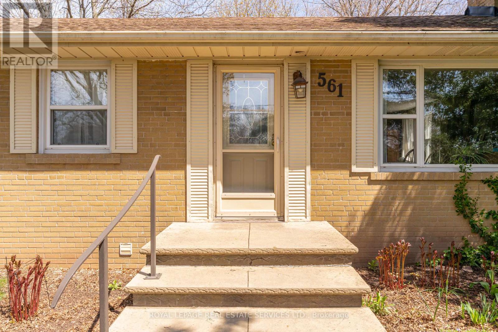 561 Maplehurst Avenue, Oakville, Ontario  L6L 4Y8 - Photo 13 - W13049804