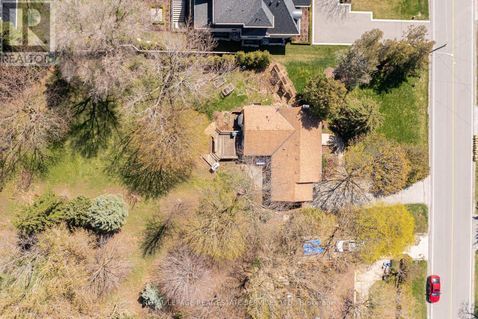 561 Maplehurst Avenue, Oakville, Ontario  L6L 4Y8 - Photo 2 - W13049804