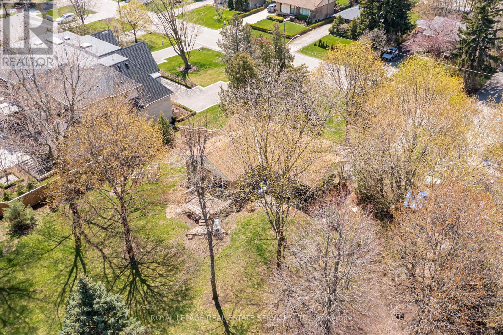 561 Maplehurst Avenue, Oakville, Ontario  L6L 4Y8 - Photo 37 - W13049804