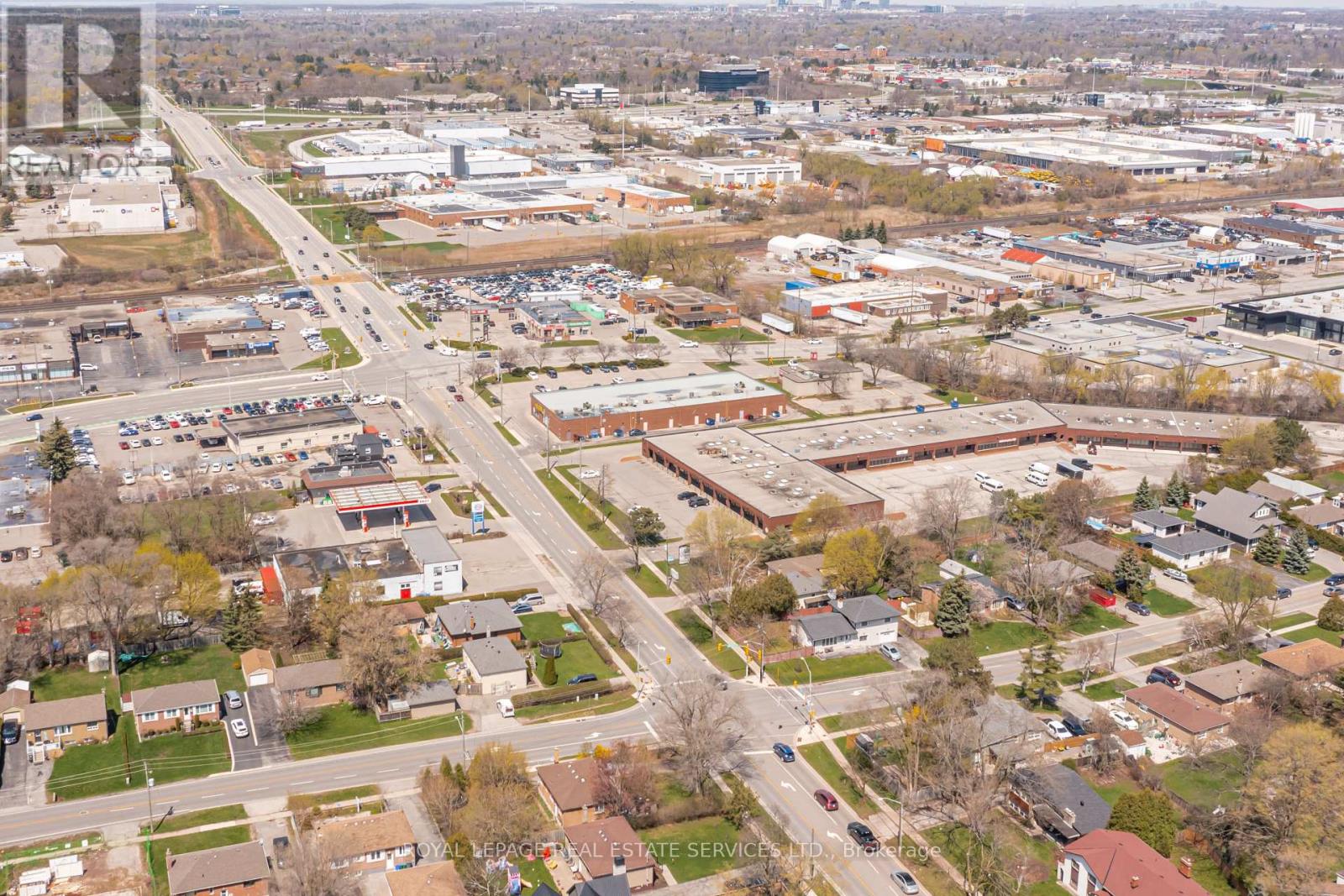 561 Maplehurst Avenue, Oakville, Ontario  L6L 4Y8 - Photo 43 - W13049804