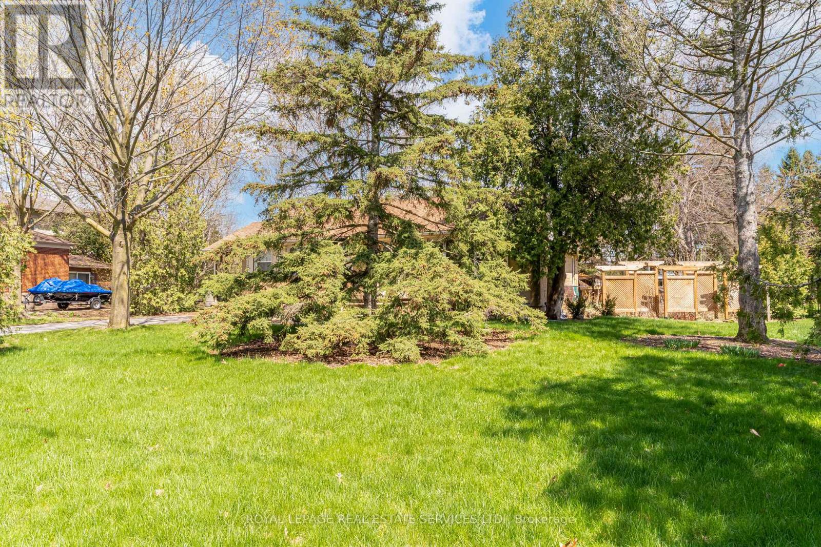 561 Maplehurst Avenue, Oakville, Ontario  L6L 4Y8 - Photo 8 - W13049804