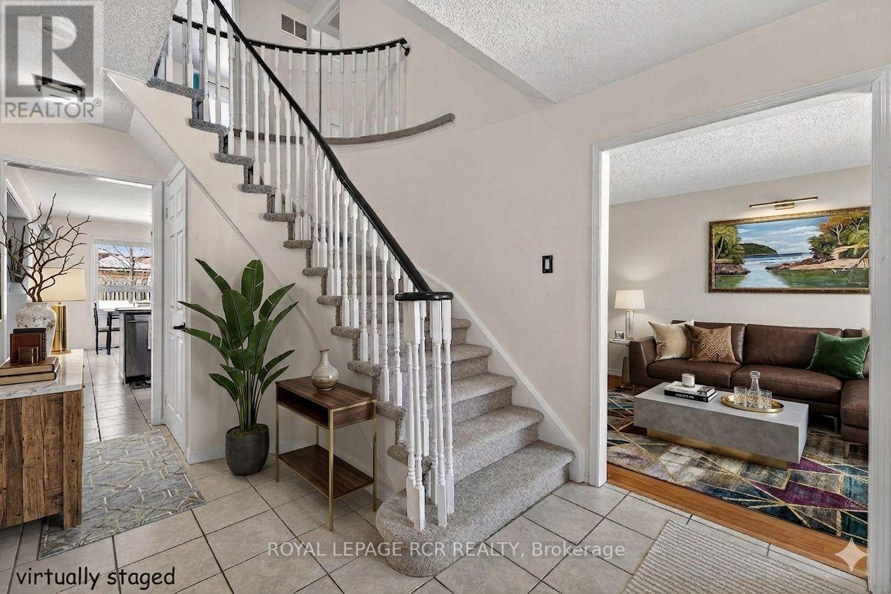 21 Webster Way, Halton Hills, Ontario  L7G 5J7 - Photo 5 - W13049820