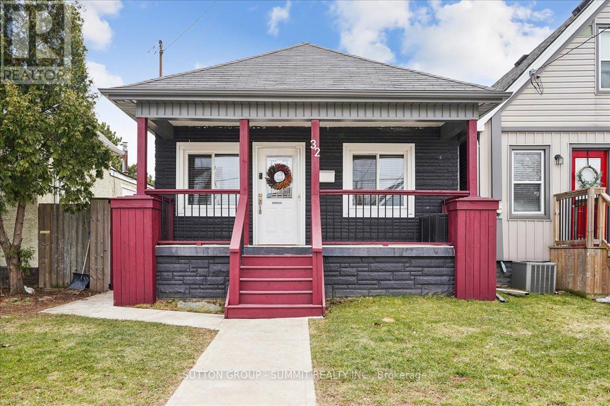 32 Allan Avenue, Hamilton, Ontario  L8H 2C9 - Photo 2 - X13049636