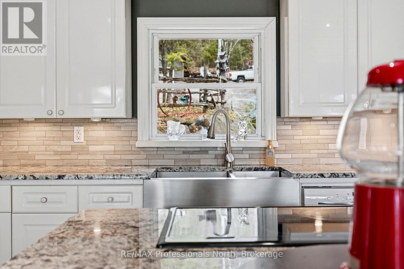 5543 Kennisis Lake Road, Dysart Et Al, Ontario  K0M 1S0 - Photo 15 - X13030428