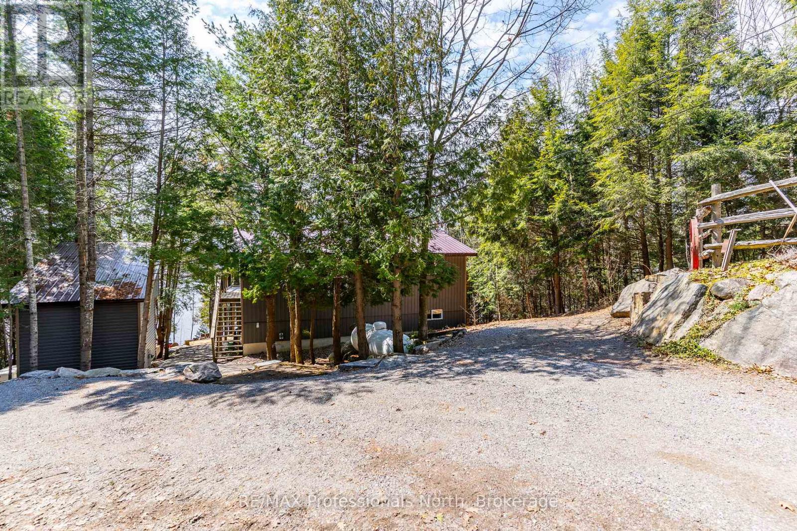 5543 Kennisis Lake Road, Dysart Et Al, Ontario  K0M 1S0 - Photo 3 - X13030428