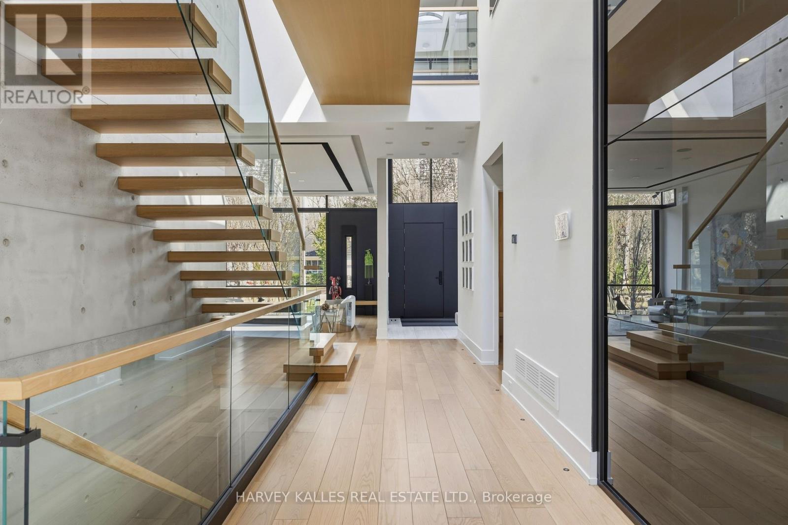 12 Winton Road, Toronto, Ontario  M4N 3E3 - Photo 3 - C12992250