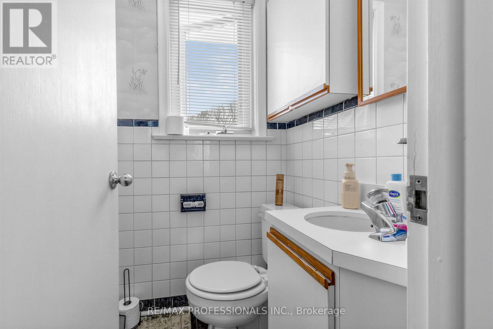 47 Claymore Drive, Toronto, Ontario  M8Z 2S3 - Photo 12 - W13047406