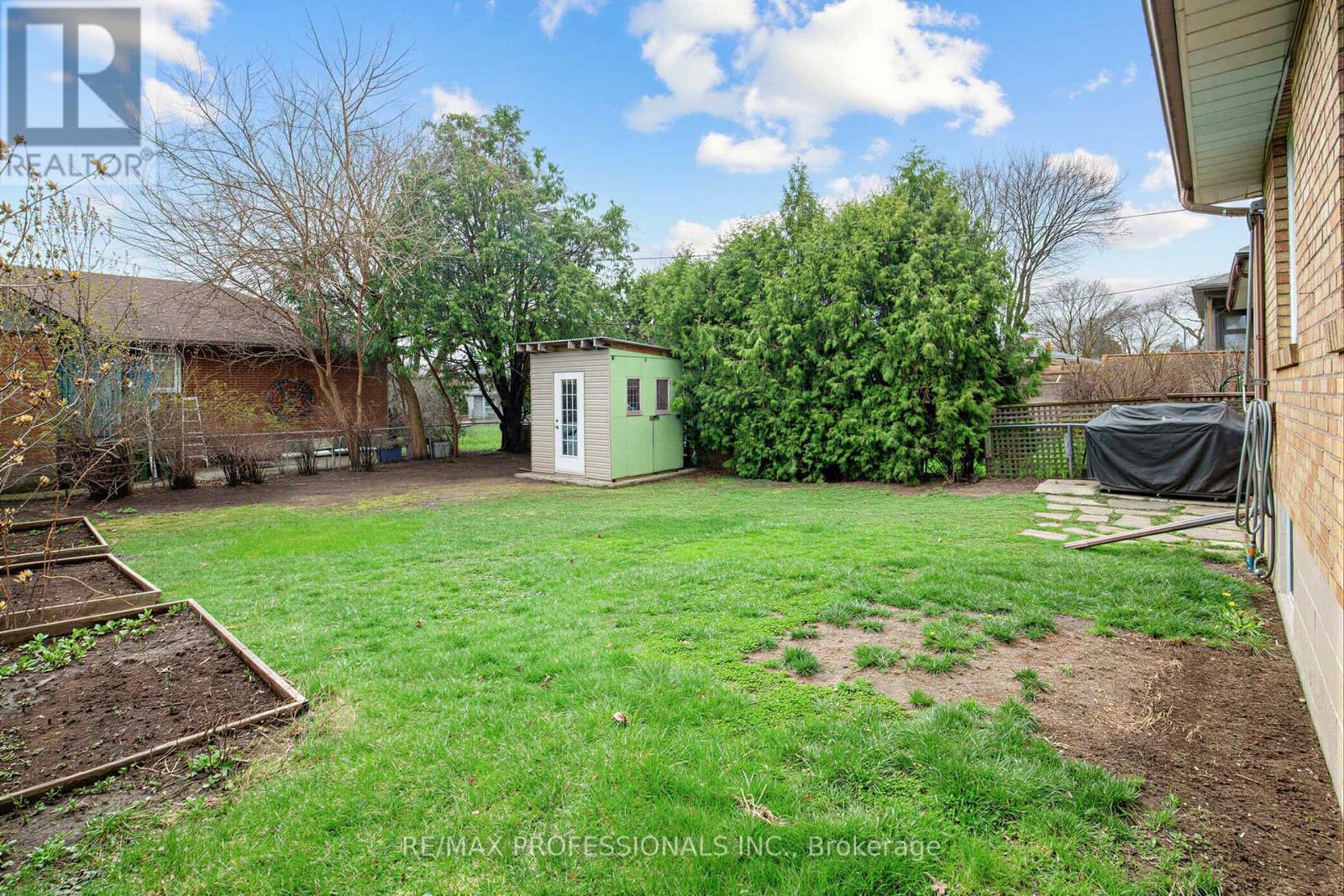 47 Claymore Drive, Toronto, Ontario  M8Z 2S3 - Photo 25 - W13047406