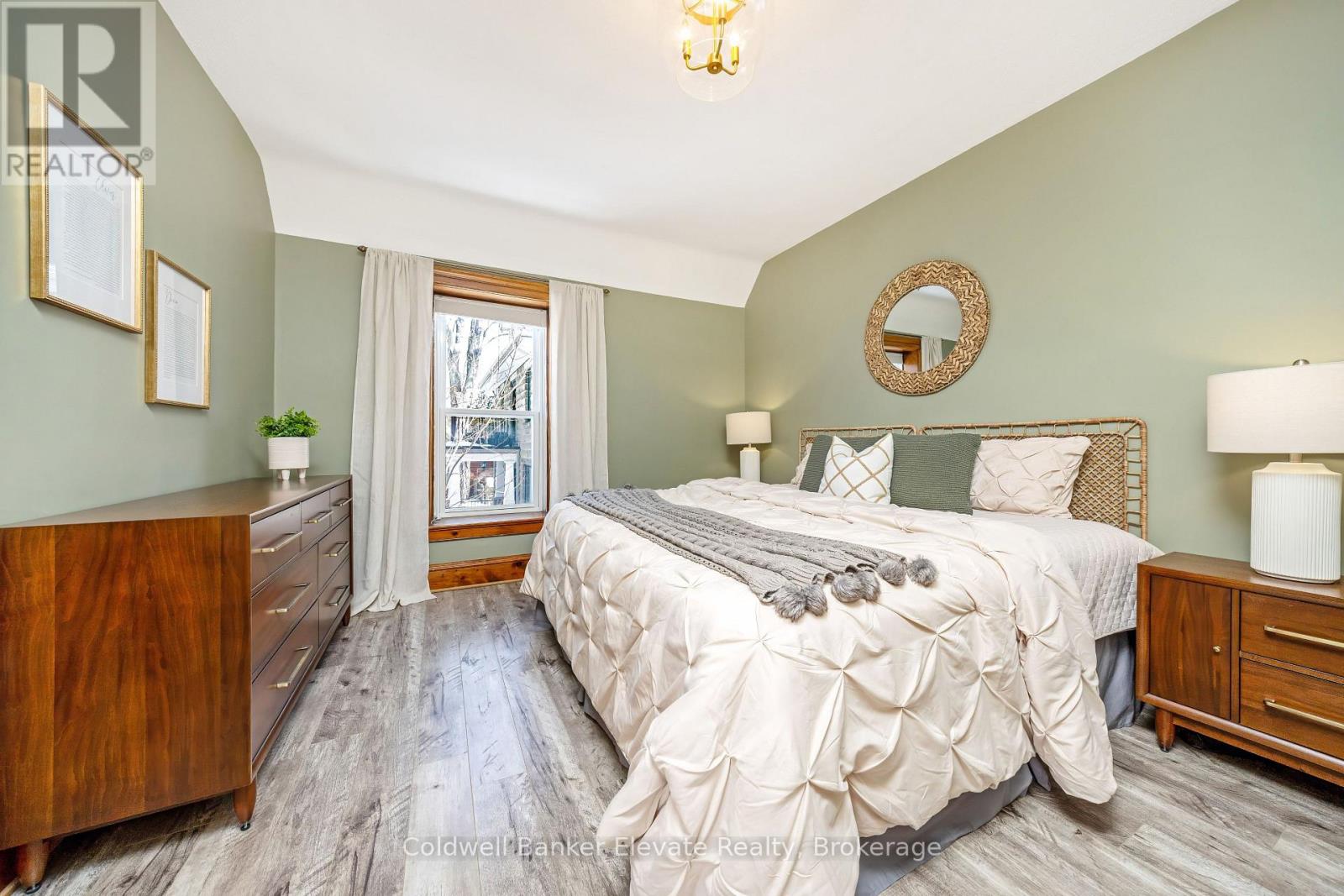 6 Queen Street, Halton Hills, Ontario  L7G 2E4 - Photo 32 - W13049338