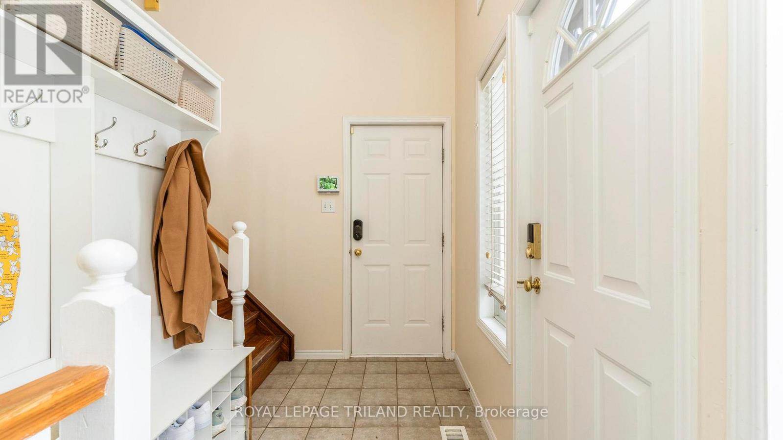 57 Simms Court, London South (South T), Ontario  N5Z 5E7 - Photo 4 - X12900766