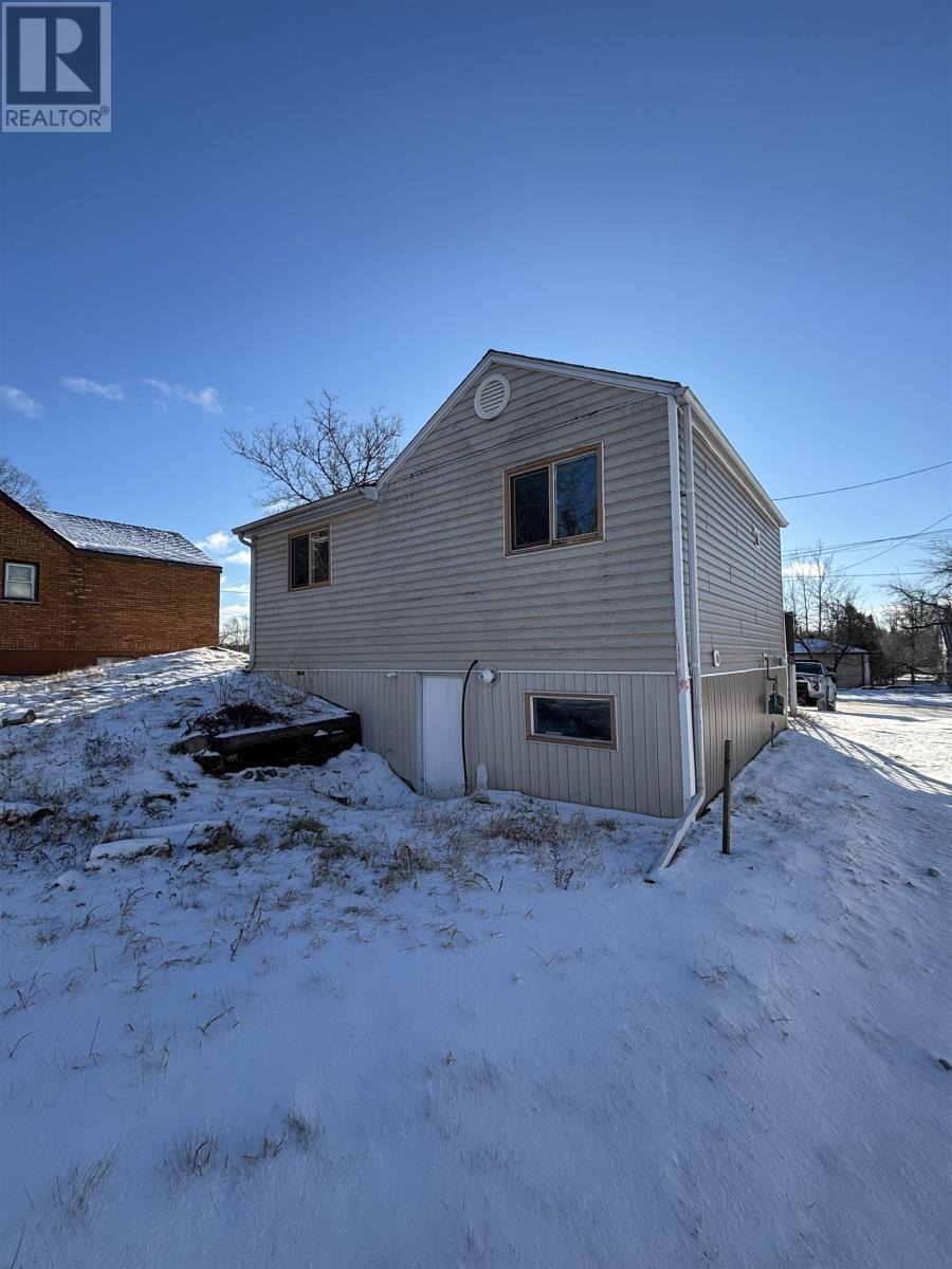 112 Mercury Ave. E, Atikokan, Ontario  P0T 1C0 - Photo 4 - TB253599