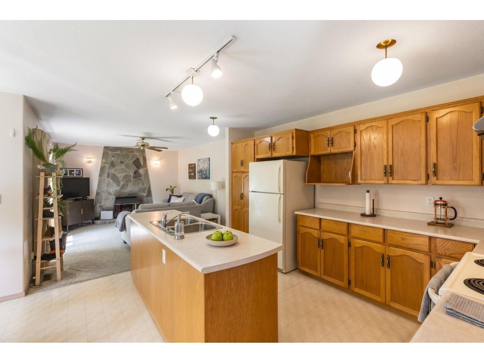 21549 85b Court, Langley, British Columbia  V1M 2G4 - Photo 11 - R3115783