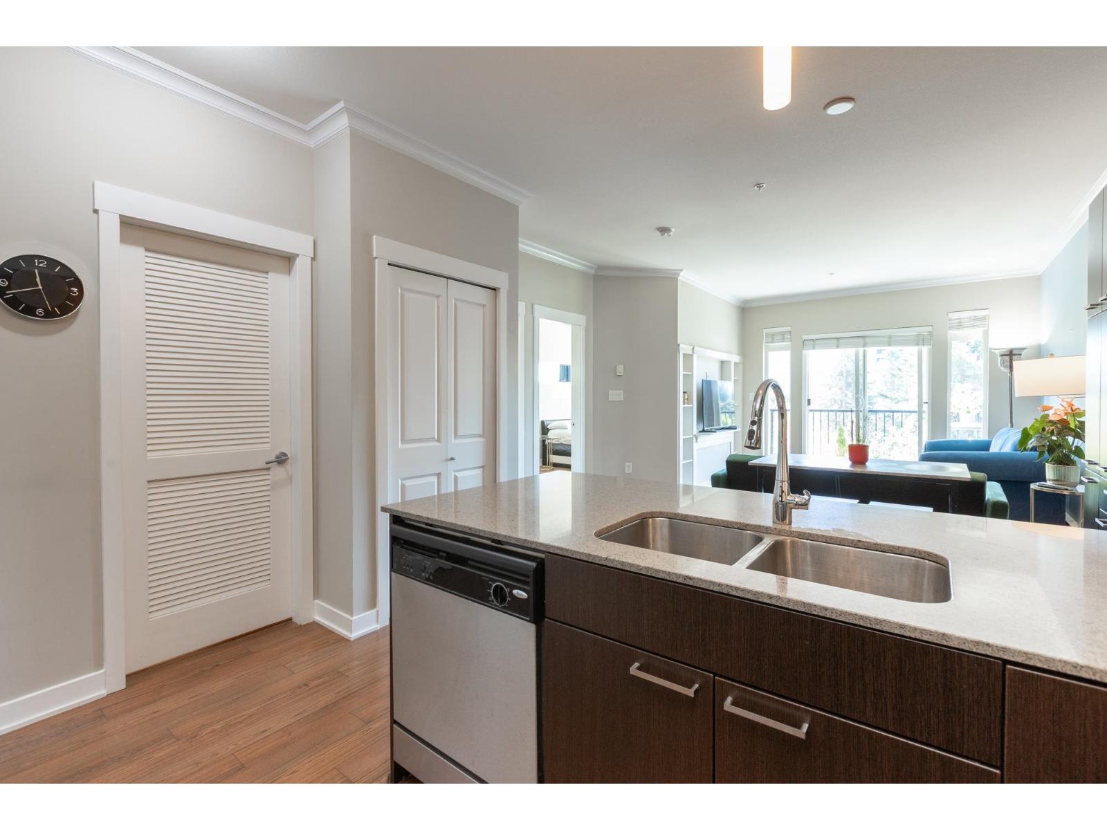 439 13321 102a Avenue, Surrey, British Columbia  V3T 1P6 - Photo 8 - R3116038