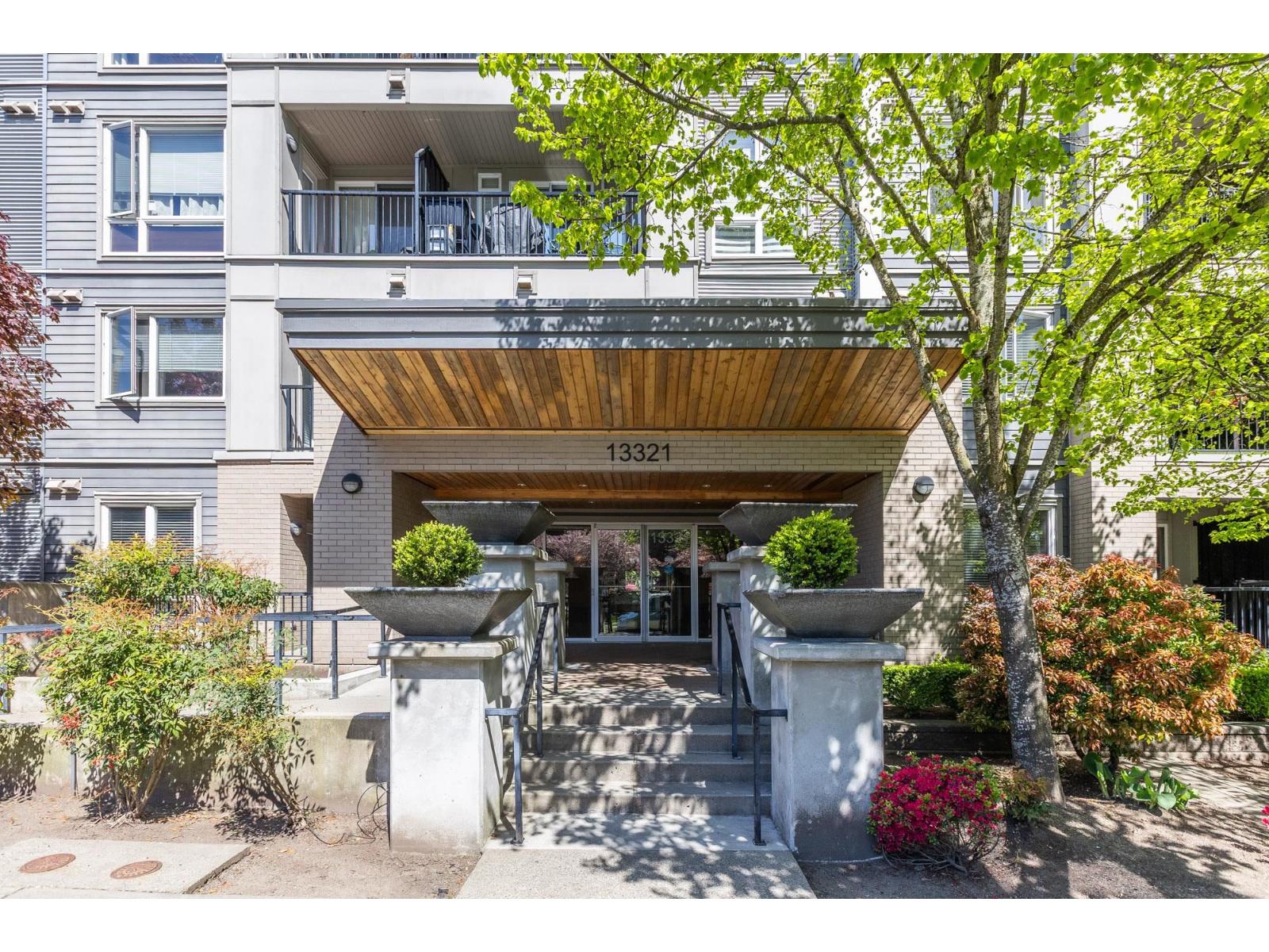 439 13321 102a Avenue, Surrey, British Columbia  V3T 1P6 - Photo 3 - R3116038