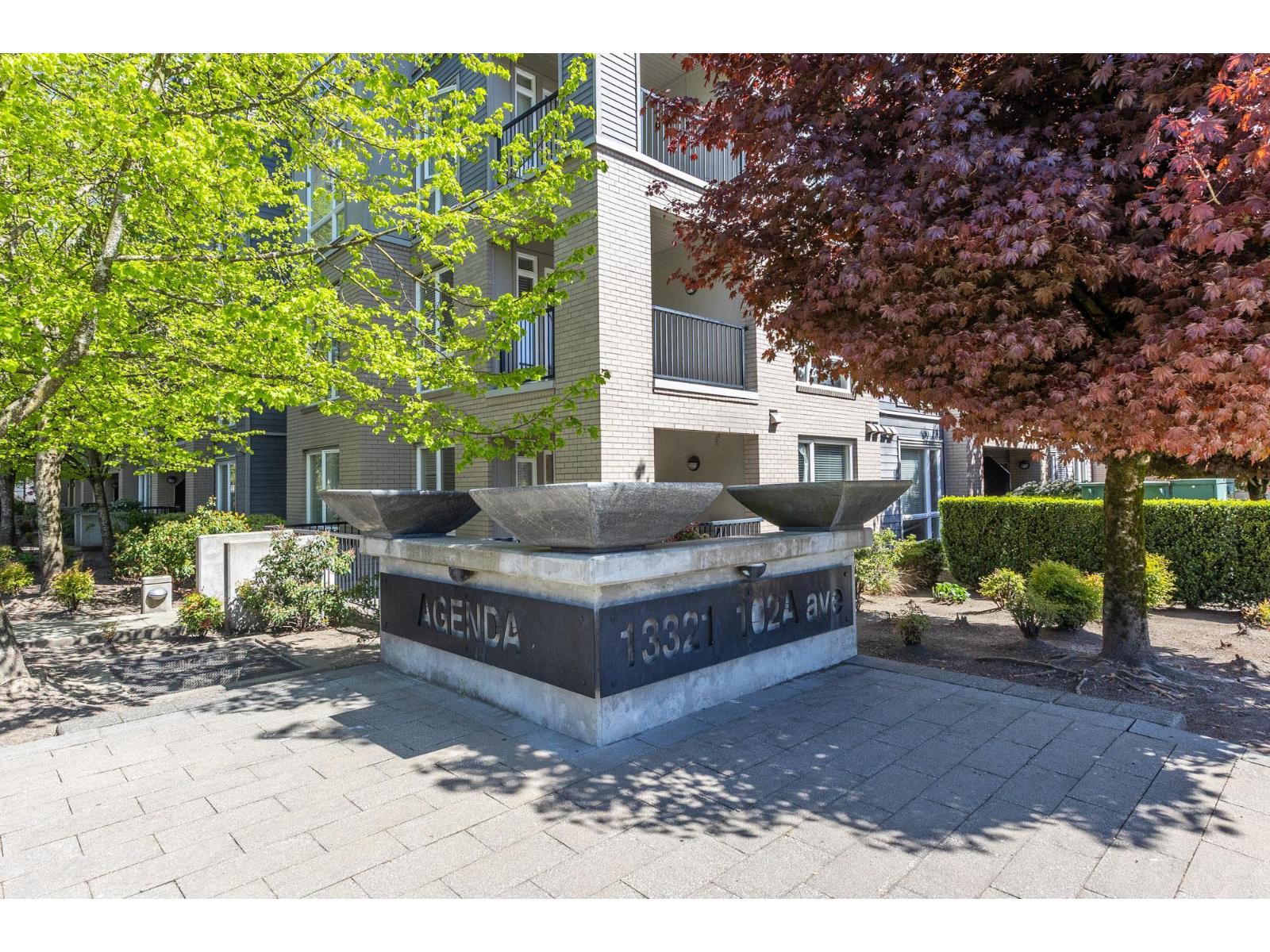 439 13321 102a Avenue, Surrey, British Columbia  V3T 1P6 - Photo 2 - R3116038