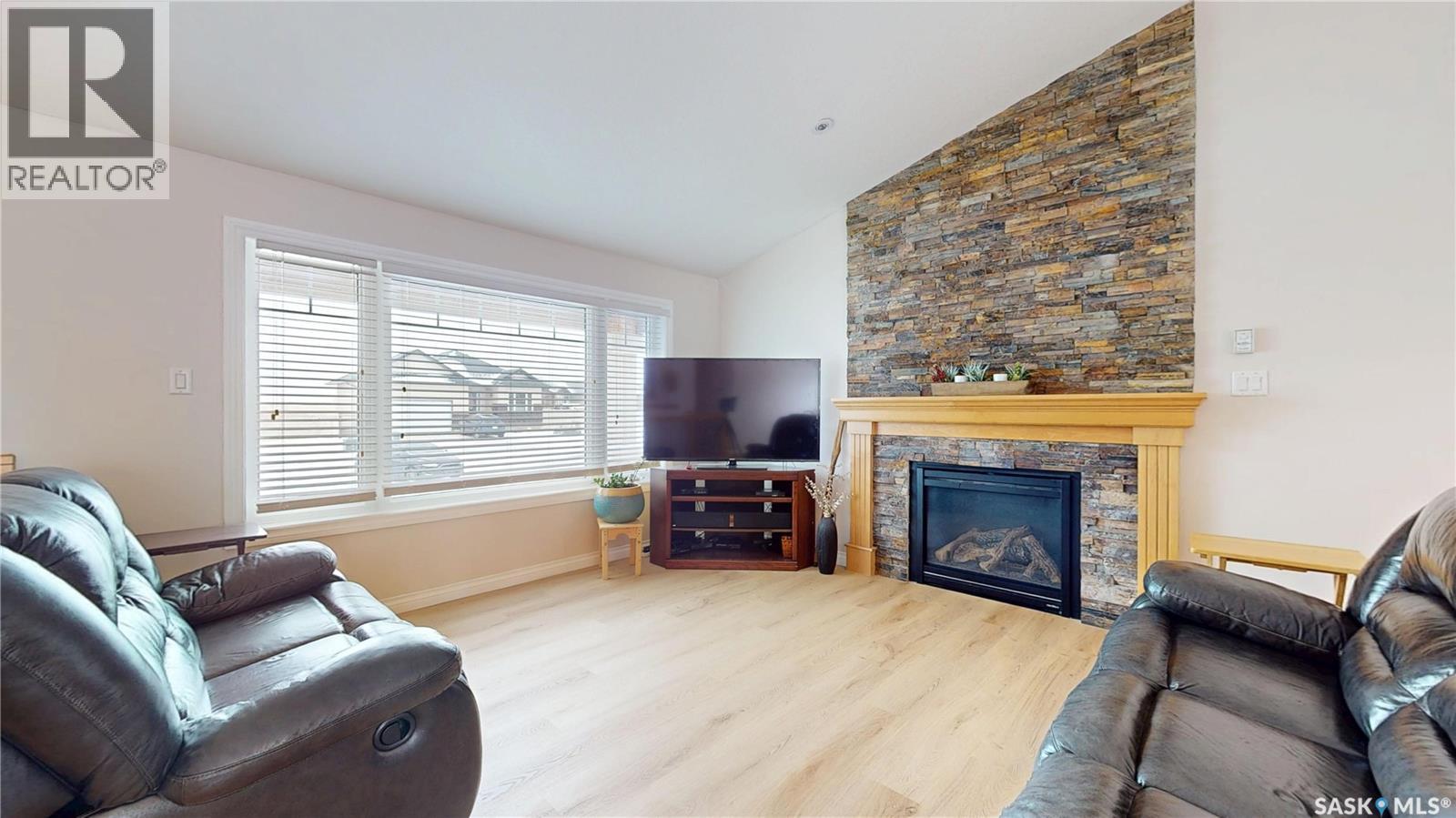 Drive 205 Willow Ridge Drive, Pilot Butte, Saskatchewan  S0G 3Z0 - Photo 4 - SK034050