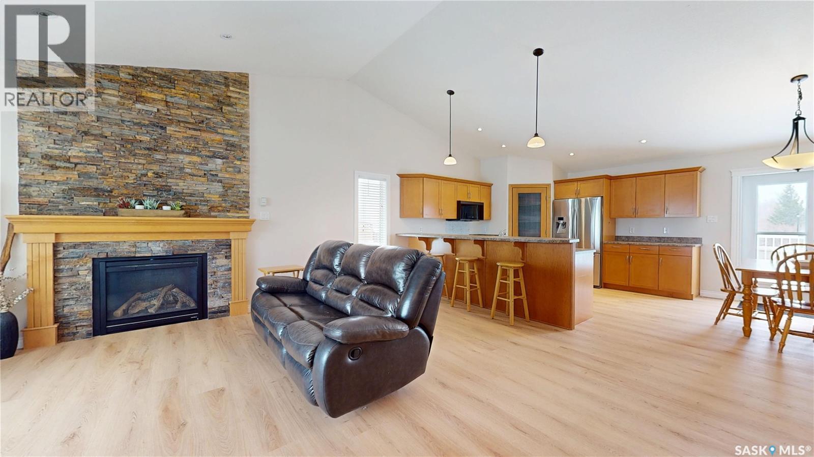 Drive 205 Willow Ridge Drive, Pilot Butte, Saskatchewan  S0G 3Z0 - Photo 5 - SK034050