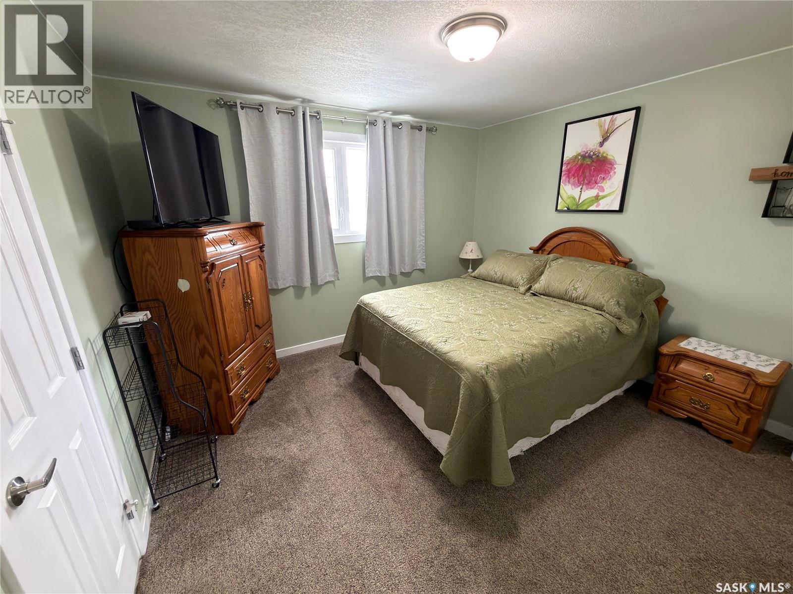 739 Hudson Crescent, Hudson Bay, Saskatchewan  S0E 0Y0 - Photo 14 - SK033994