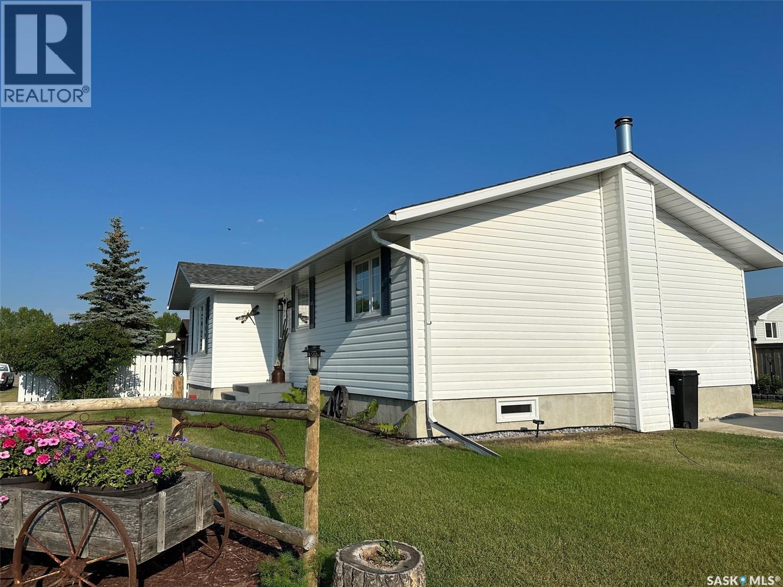 739 Hudson Crescent, Hudson Bay, Saskatchewan  S0E 0Y0 - Photo 30 - SK033994