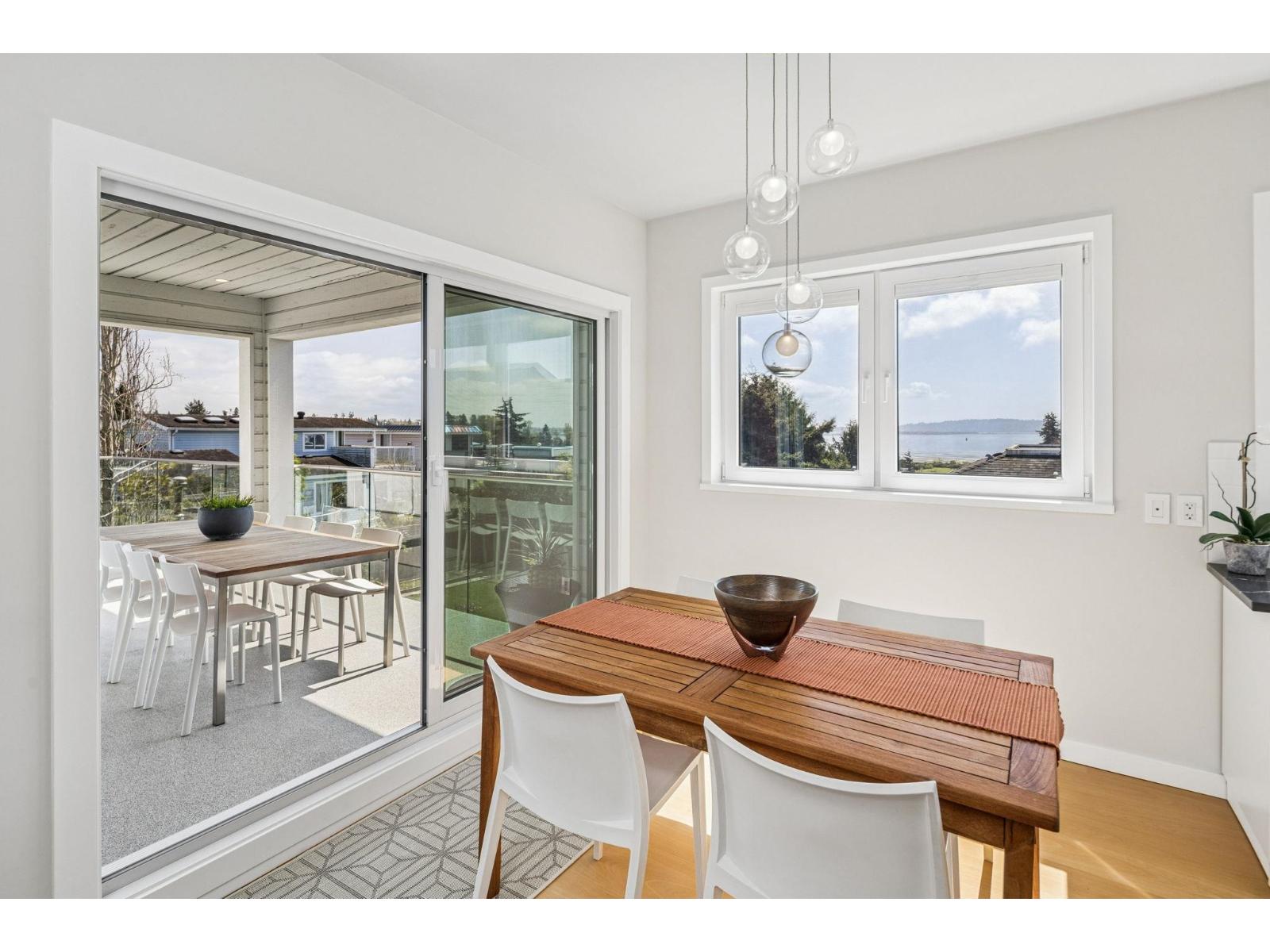 956 Kent Street, White Rock, British Columbia  V4B 4T1 - Photo 11 - R3116256