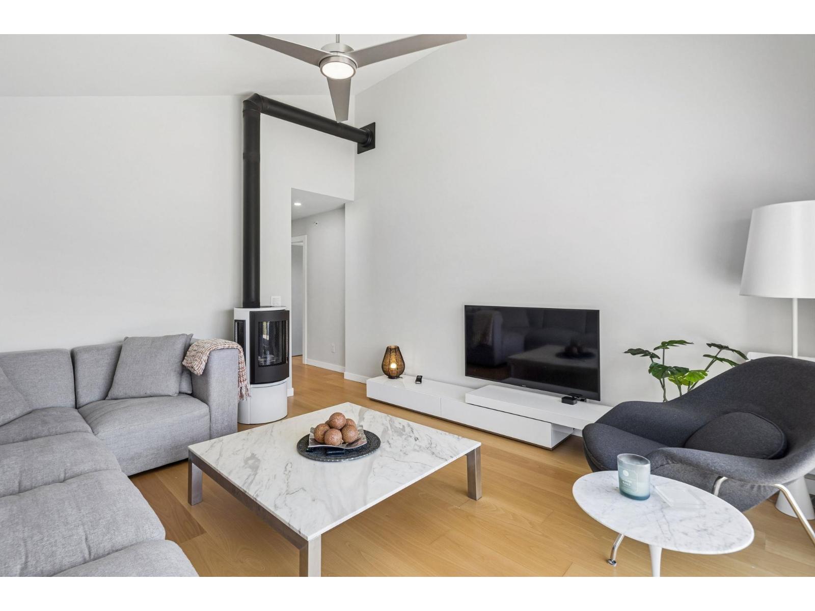 956 Kent Street, White Rock, British Columbia  V4B 4T1 - Photo 6 - R3116256