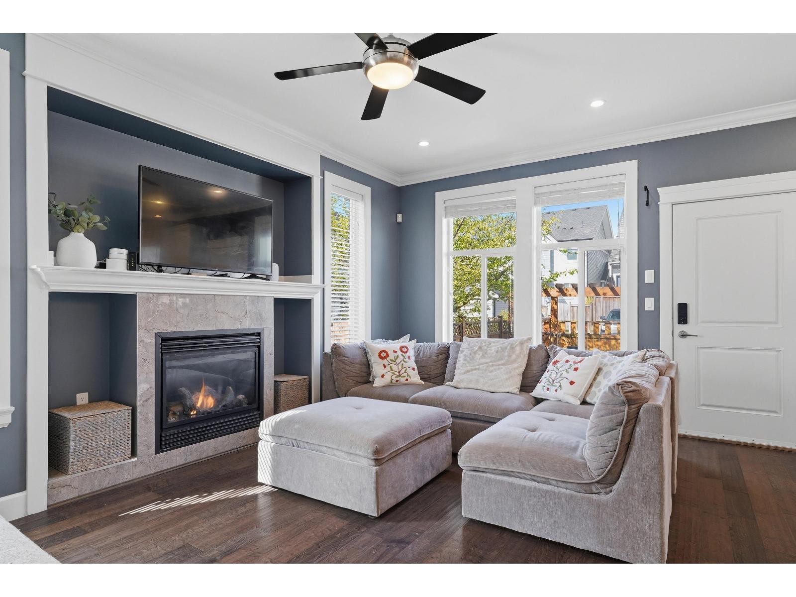 7669 211a Street, Langley, British Columbia  V2Y 0K7 - Photo 3 - R3115992