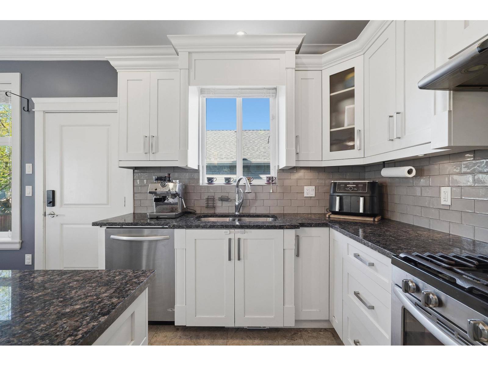 7669 211a Street, Langley, British Columbia  V2Y 0K7 - Photo 9 - R3115992