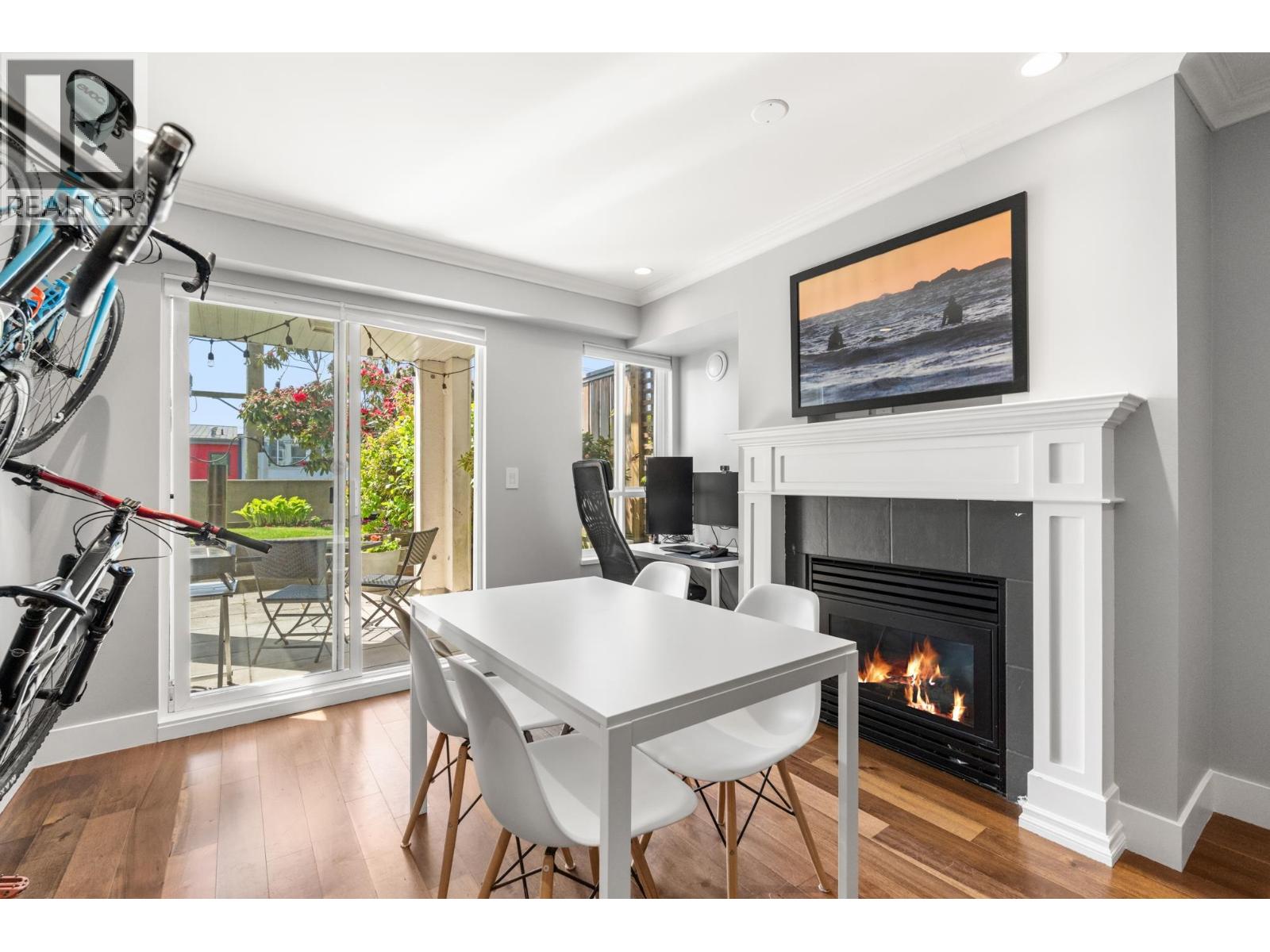 105 365 E 1st Street, North Vancouver, British Columbia  V7L 4W5 - Photo 11 - R3116168