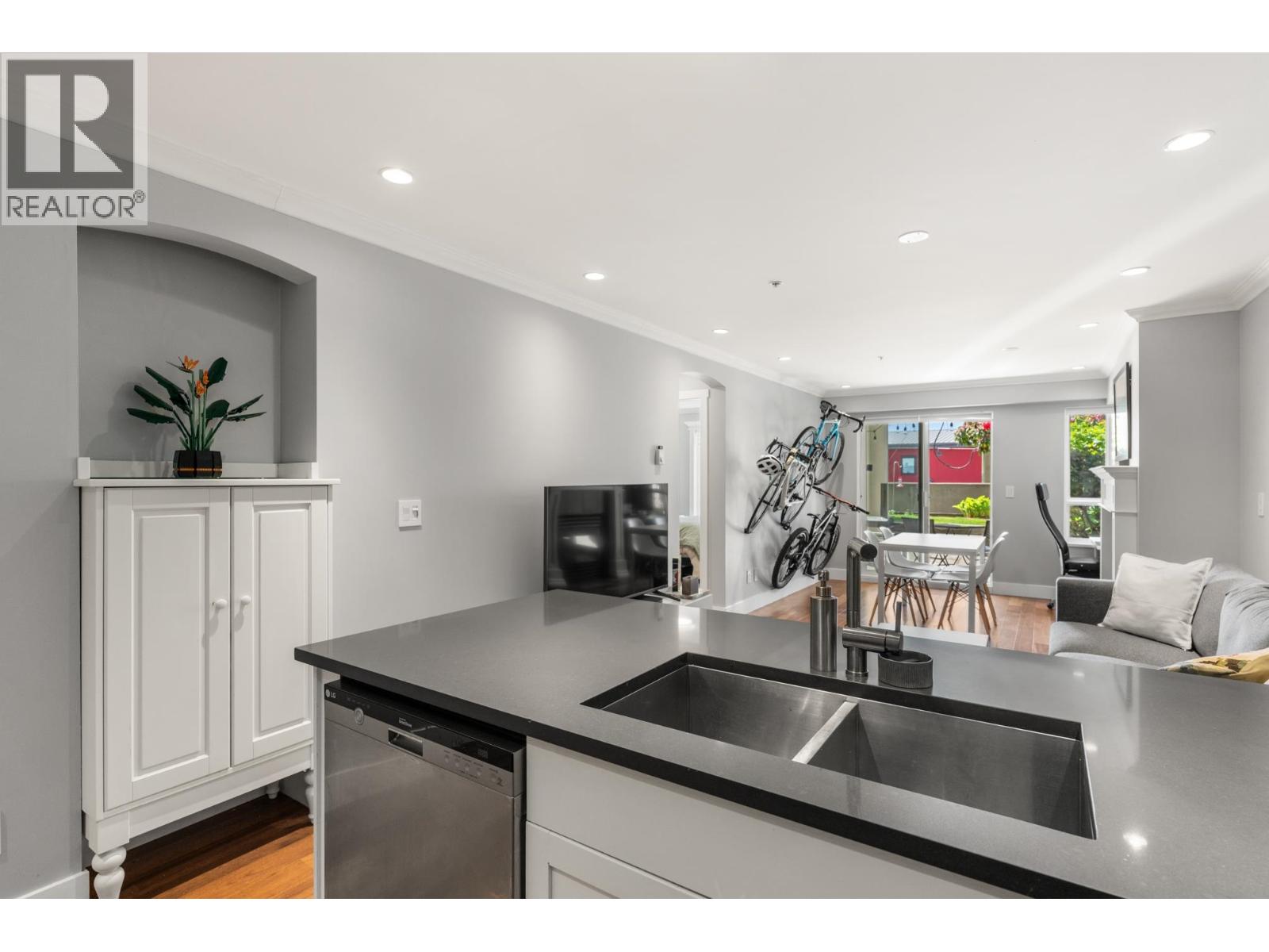 105 365 E 1st Street, North Vancouver, British Columbia  V7L 4W5 - Photo 6 - R3116168