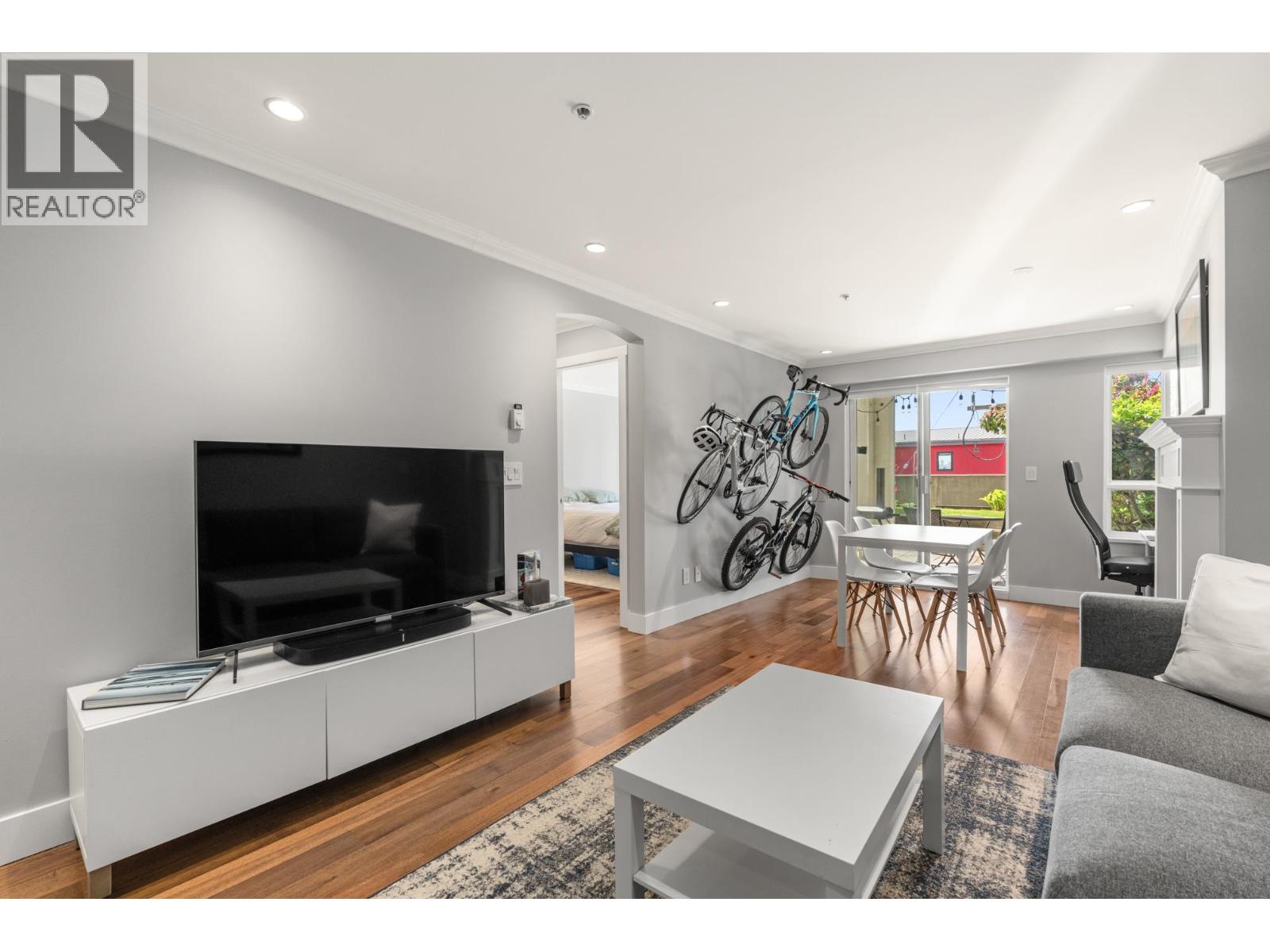 105 365 E 1st Street, North Vancouver, British Columbia  V7L 4W5 - Photo 8 - R3116168