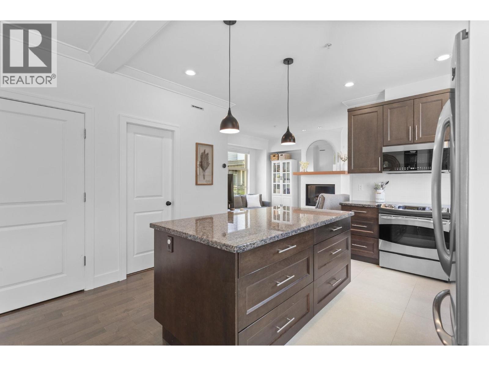 8 3025 Baird Road, North Vancouver, British Columbia  V7K 2G5 - Photo 10 - R3116191