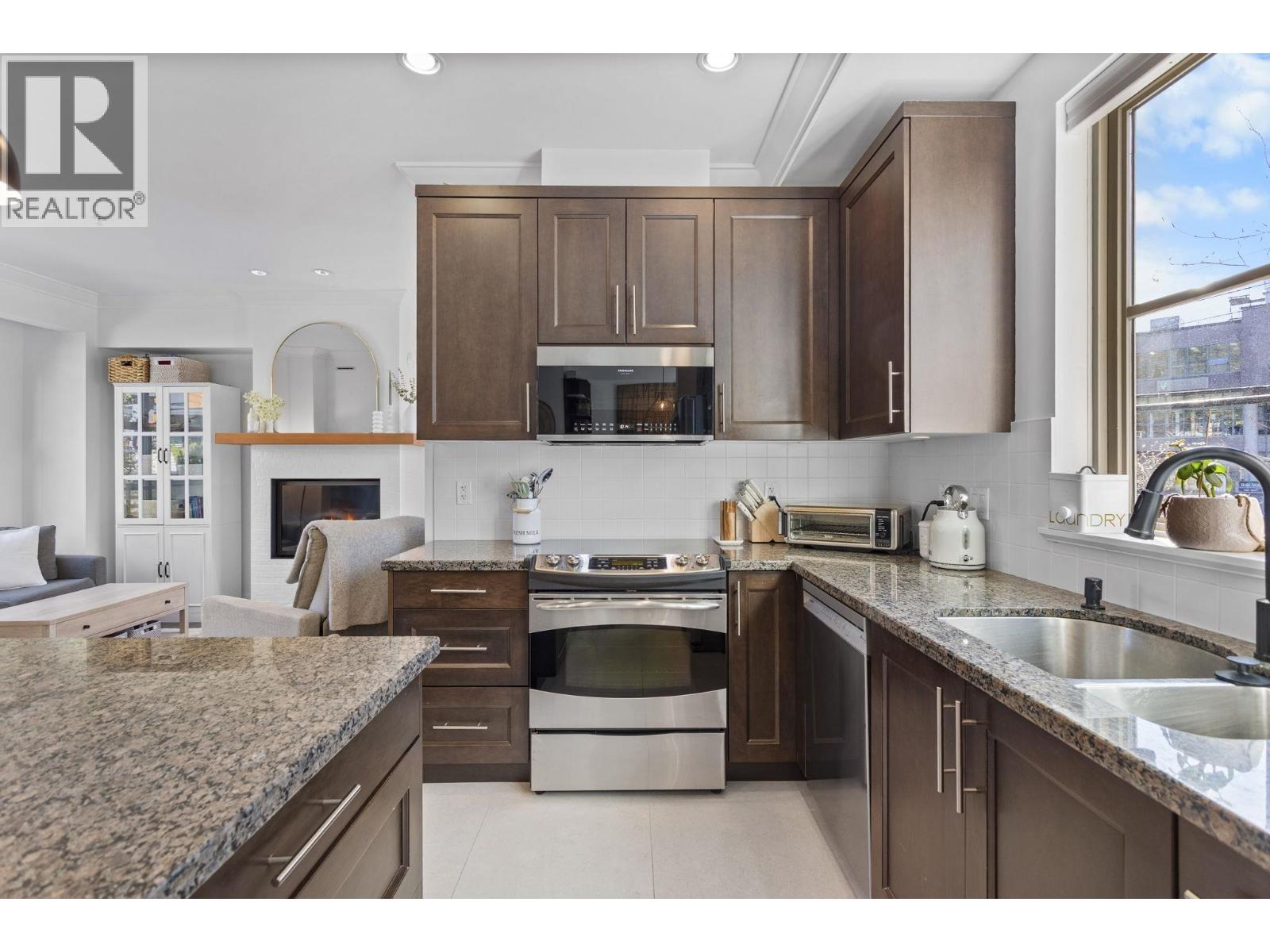 8 3025 Baird Road, North Vancouver, British Columbia  V7K 2G5 - Photo 12 - R3116191