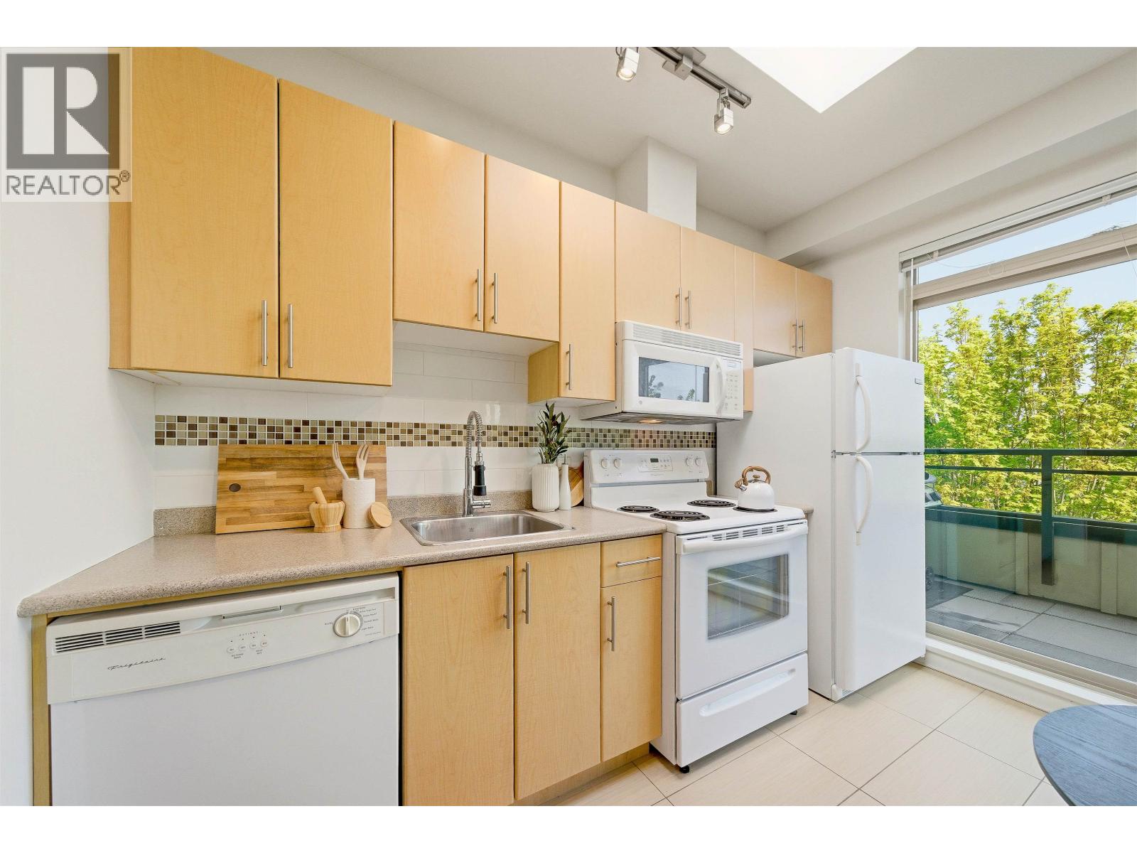 Ph17 688 E 17th Avenue, Vancouver, British Columbia  V5V 0A8 - Photo 11 - R3116200