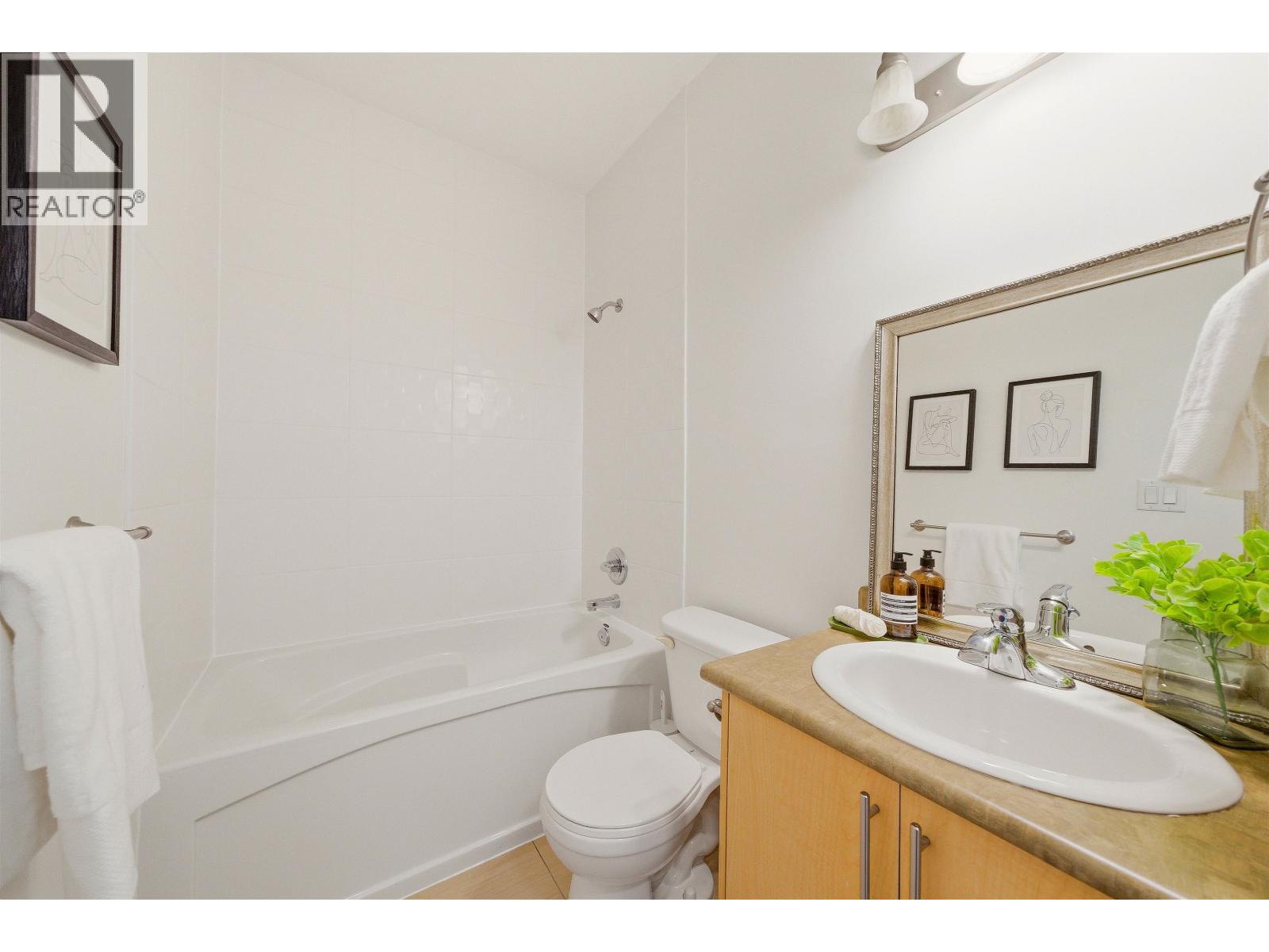 Ph17 688 E 17th Avenue, Vancouver, British Columbia  V5V 0A8 - Photo 19 - R3116200