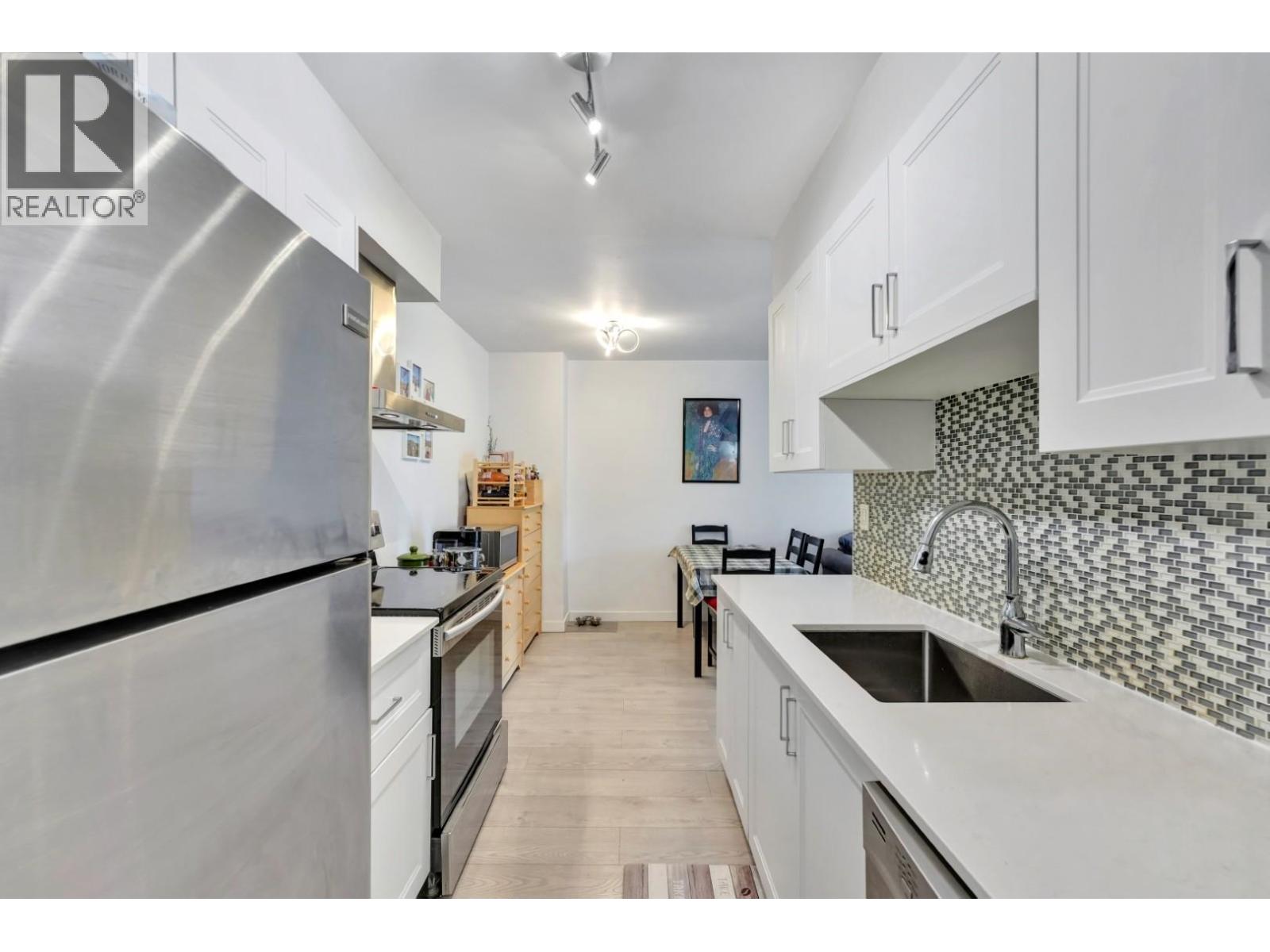 304 9847 Manchester Drive, Burnaby, British Columbia  V3N 4P4 - Photo 5 - R3116208