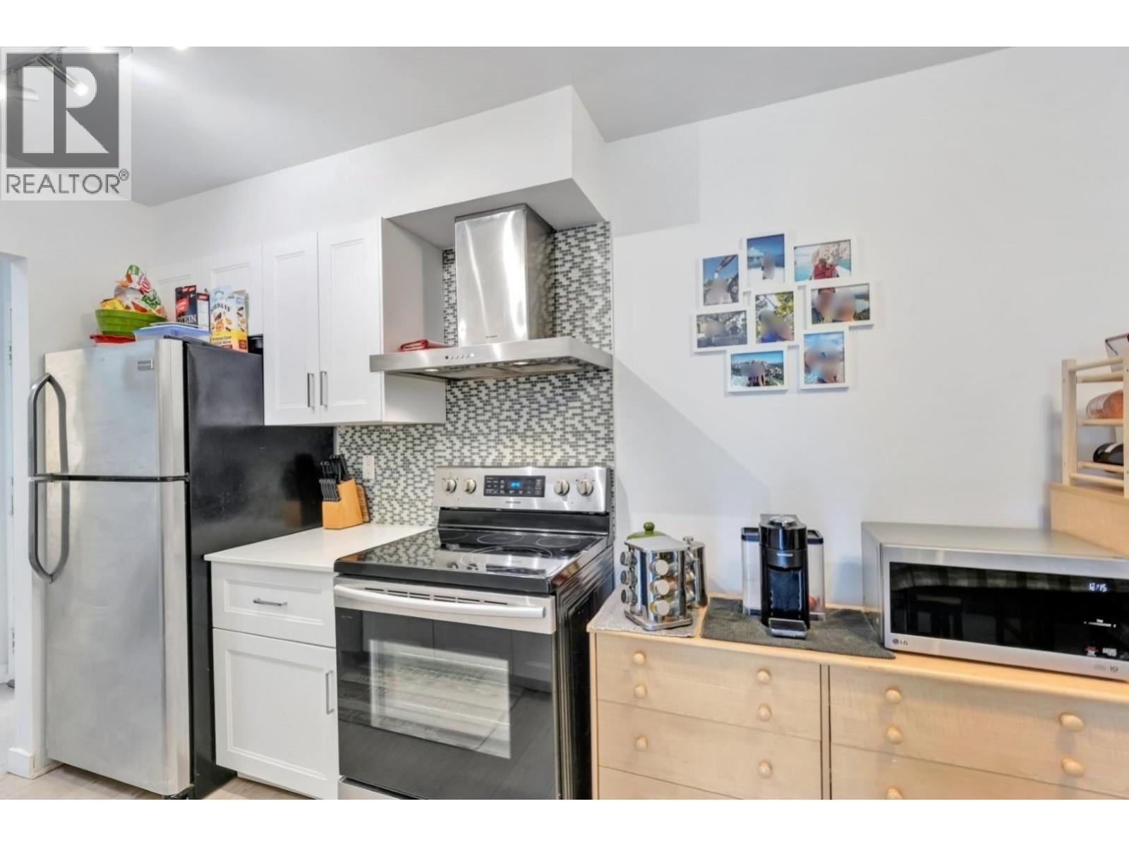 304 9847 Manchester Drive, Burnaby, British Columbia  V3N 4P4 - Photo 8 - R3116208