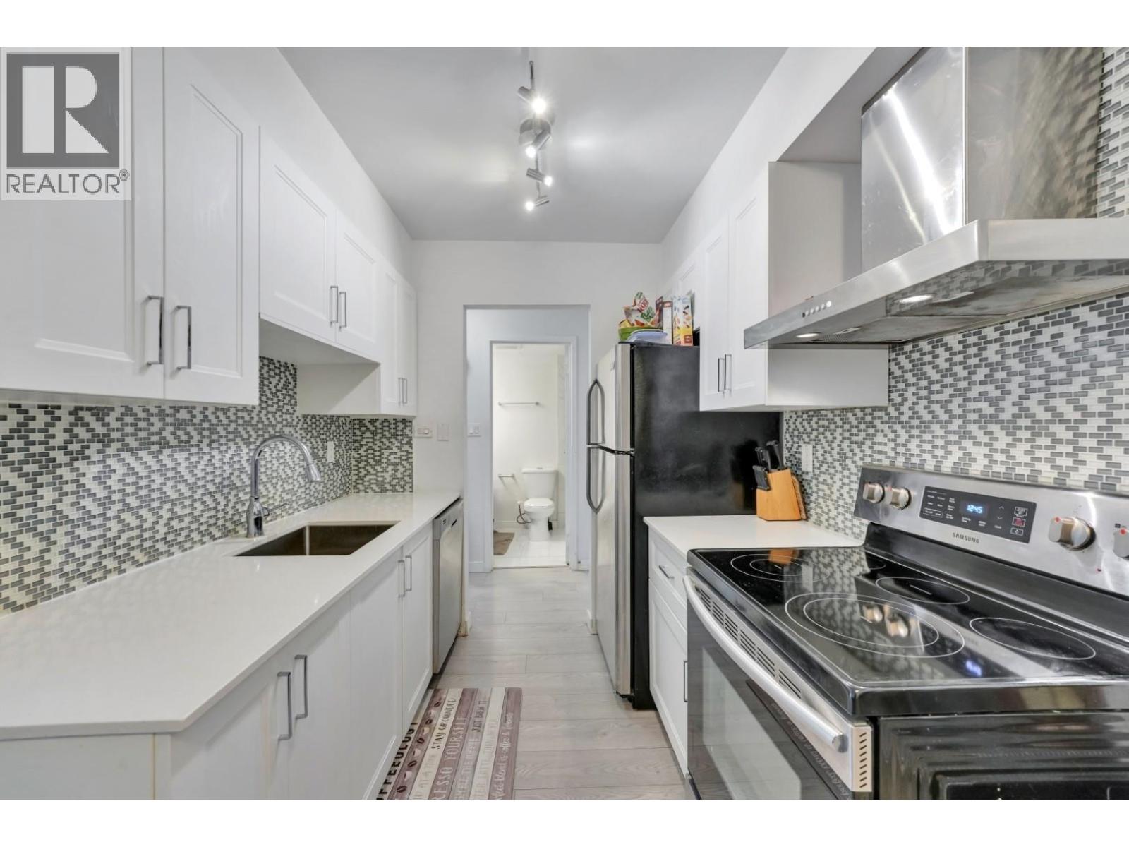 304 9847 Manchester Drive, Burnaby, British Columbia  V3N 4P4 - Photo 9 - R3116208