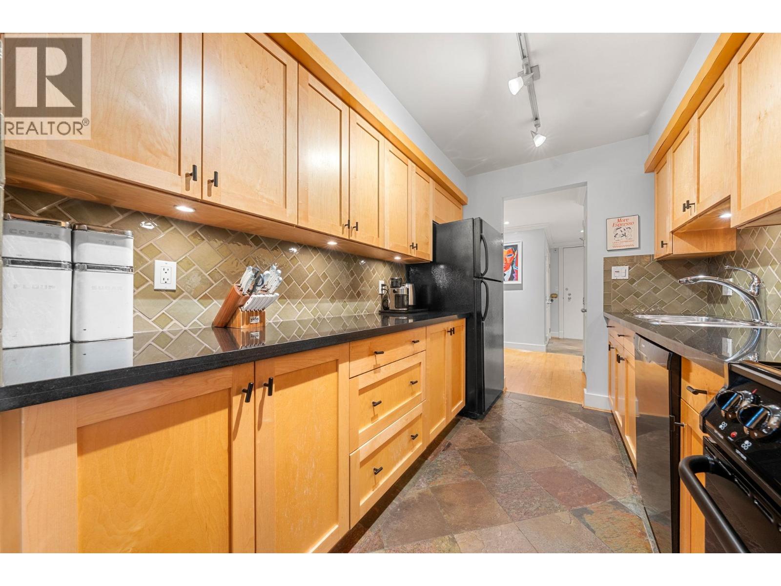 209 1720 W 12th Avenue, Vancouver, British Columbia  V6J 2E6 - Photo 11 - R3116220