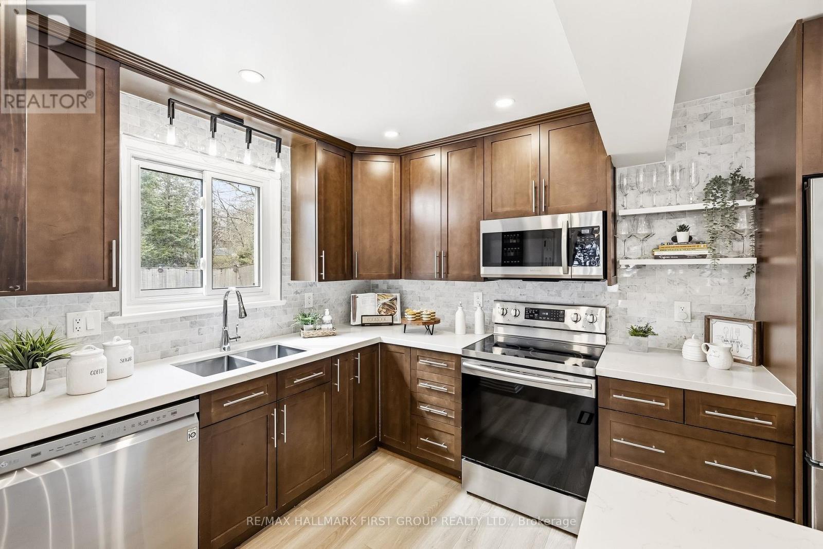 953 Vistula Drive, Pickering (West Shore), Ontario  L1W 2L7 - Photo 19 - E13049892