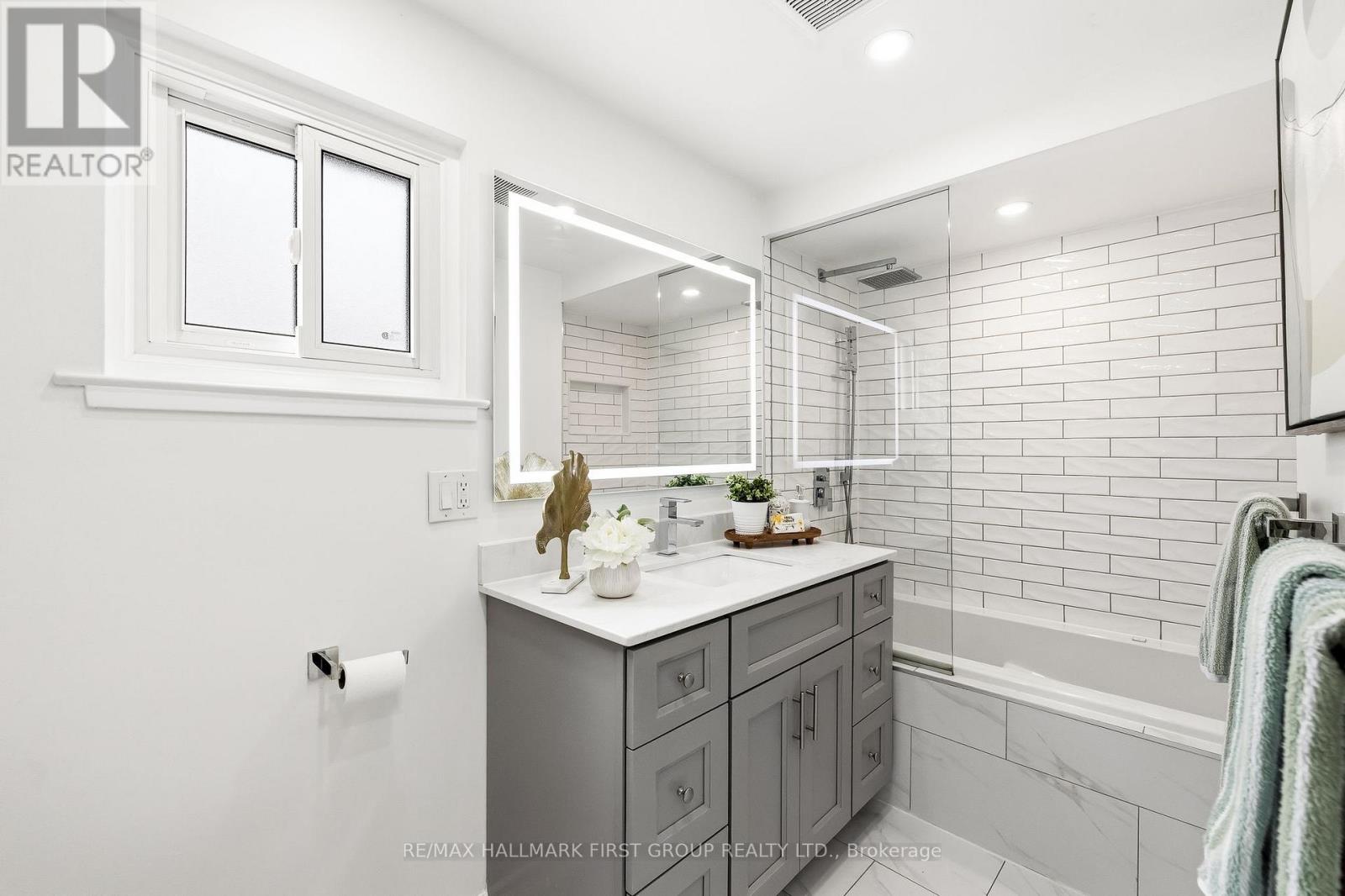 953 Vistula Drive, Pickering (West Shore), Ontario  L1W 2L7 - Photo 27 - E13049892