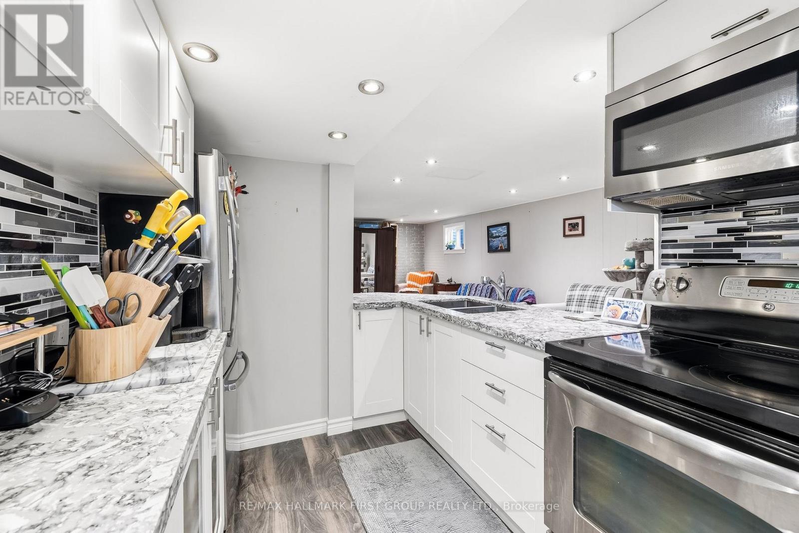 953 Vistula Drive, Pickering (West Shore), Ontario  L1W 2L7 - Photo 36 - E13049892